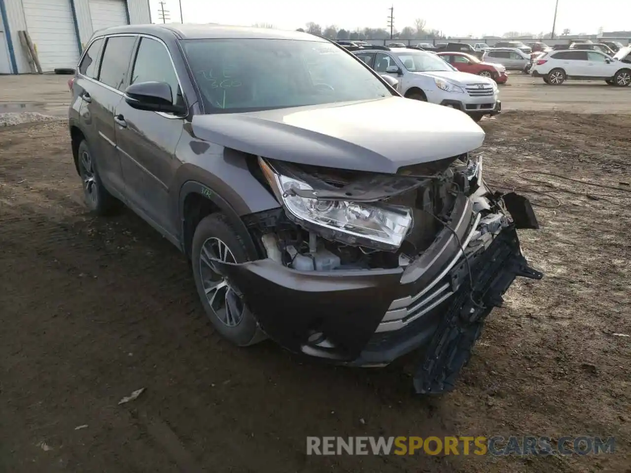 1 Photograph of a damaged car 5TDBZRFH0KS708104 TOYOTA HIGHLANDER 2019