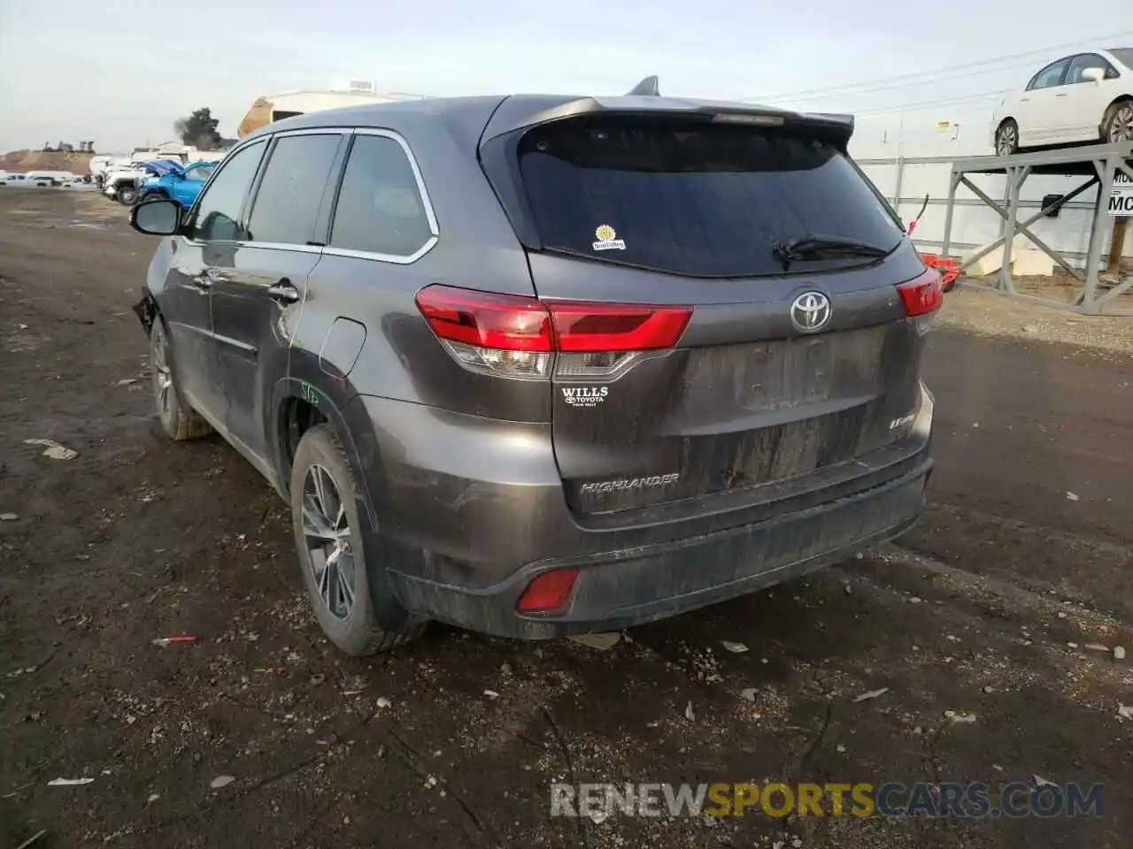 3 Фотография поврежденного автомобиля 5TDBZRFH0KS708104 TOYOTA HIGHLANDER 2019