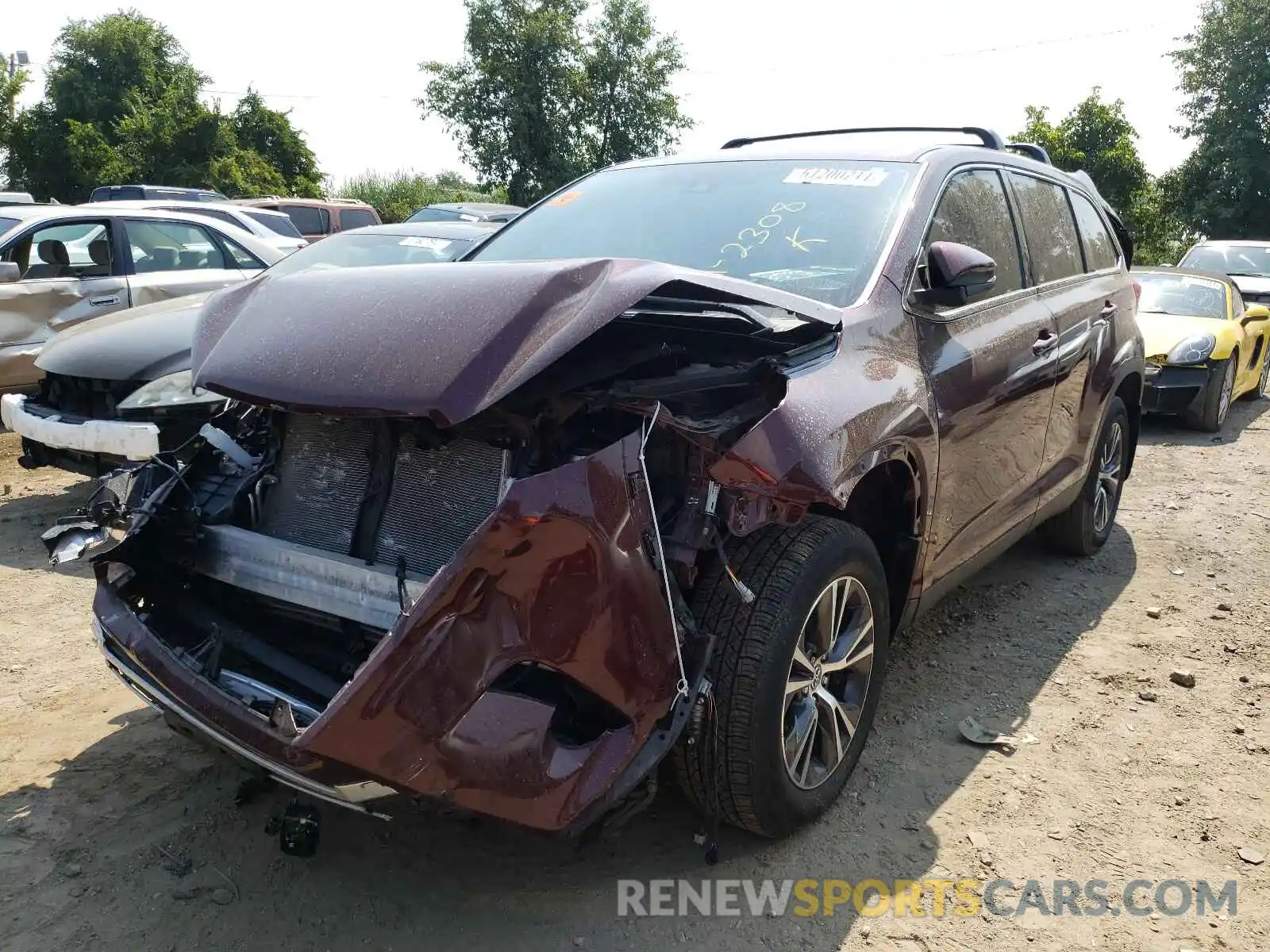 2 Photograph of a damaged car 5TDBZRFH0KS708829 TOYOTA HIGHLANDER 2019