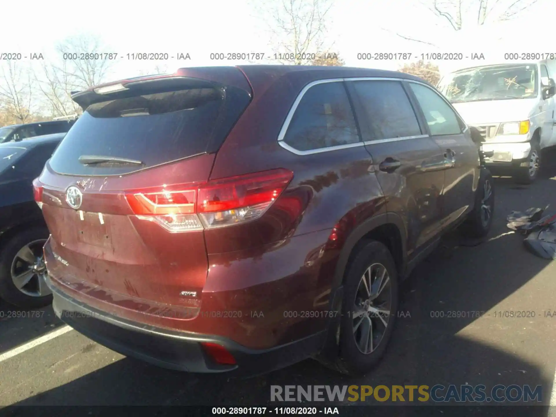 4 Photograph of a damaged car 5TDBZRFH0KS713741 TOYOTA HIGHLANDER 2019