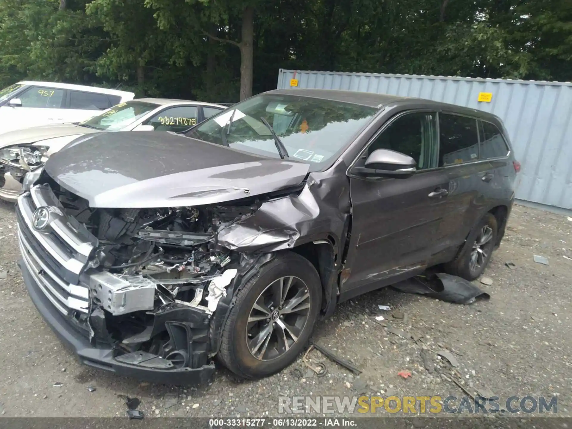 2 Photograph of a damaged car 5TDBZRFH0KS714016 TOYOTA HIGHLANDER 2019