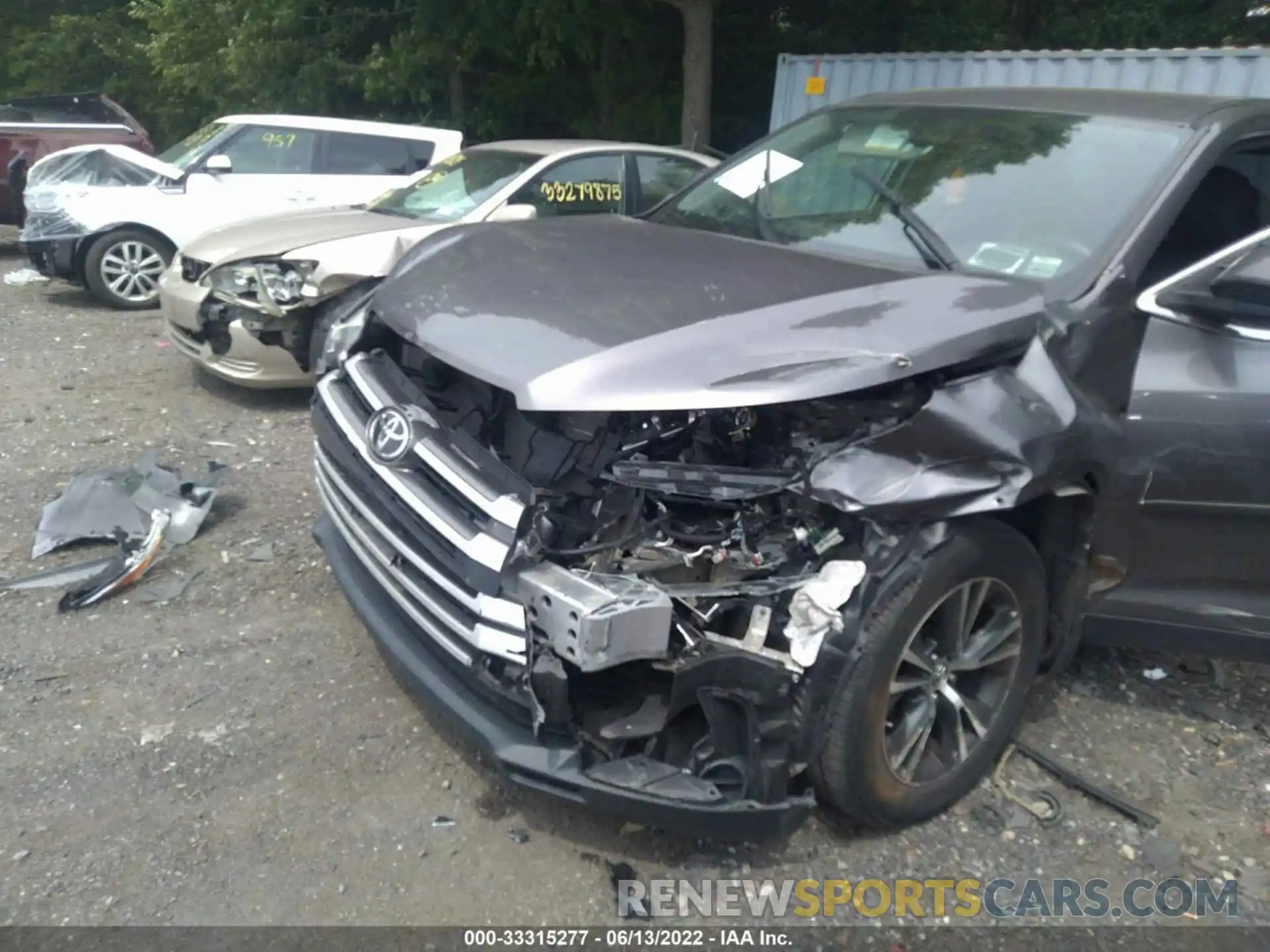 6 Photograph of a damaged car 5TDBZRFH0KS714016 TOYOTA HIGHLANDER 2019