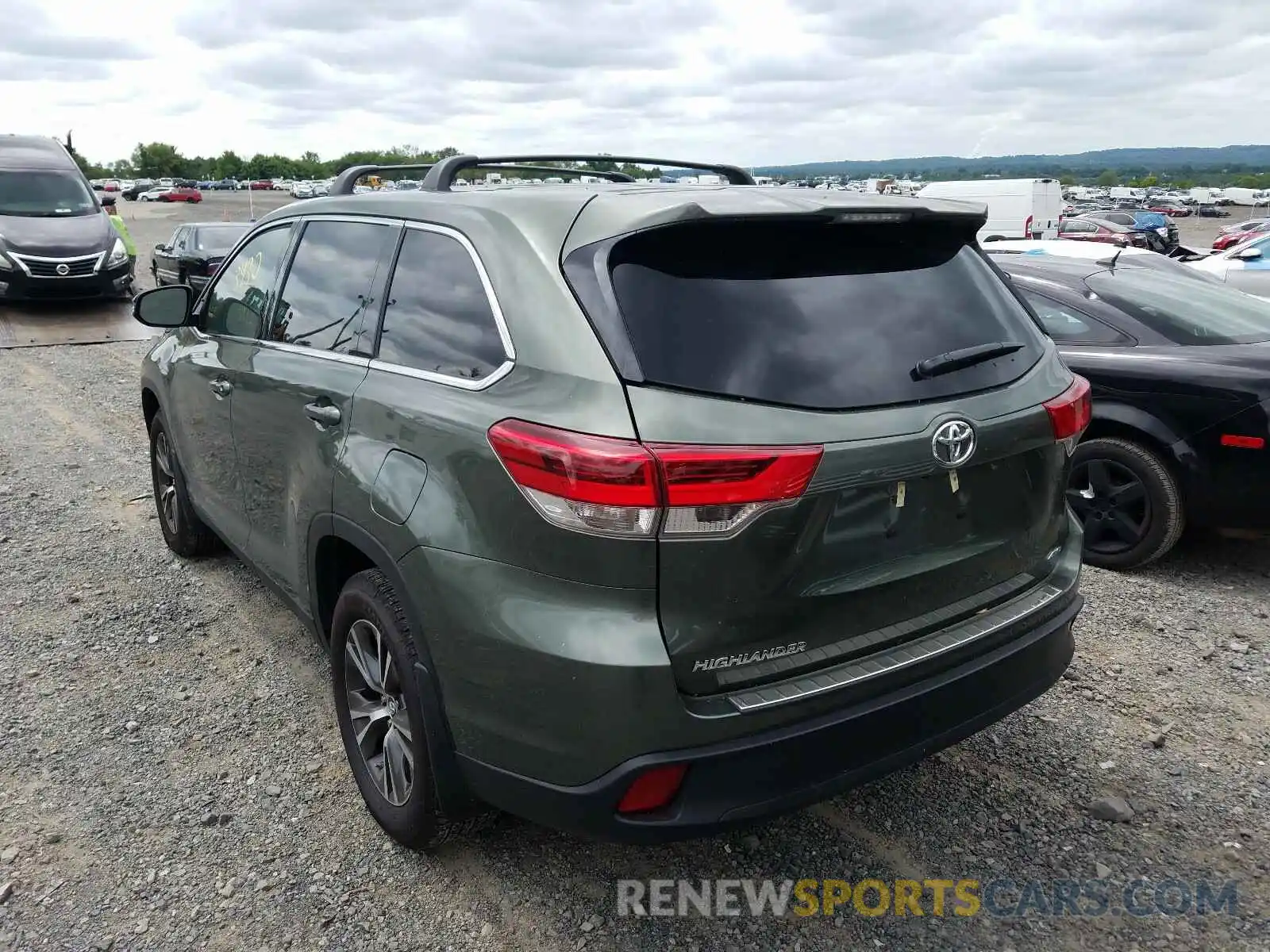 3 Photograph of a damaged car 5TDBZRFH0KS714811 TOYOTA HIGHLANDER 2019