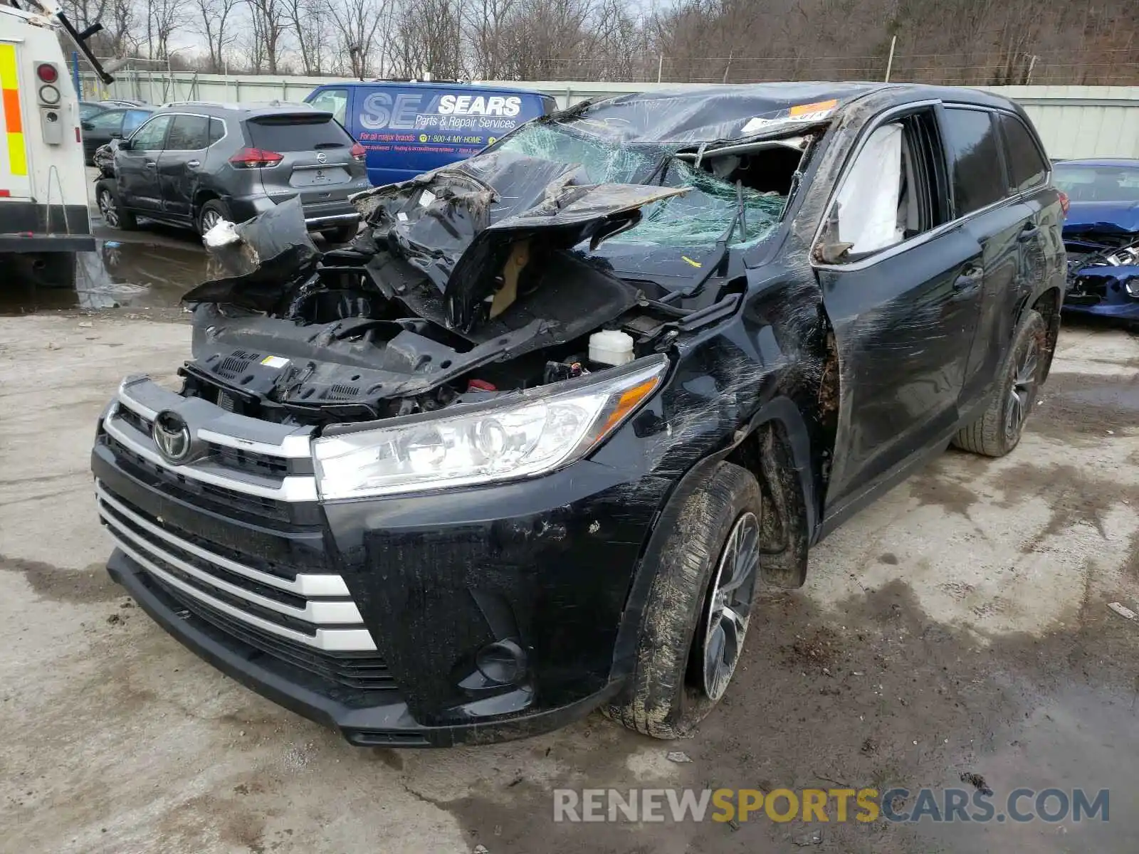 2 Photograph of a damaged car 5TDBZRFH0KS728465 TOYOTA HIGHLANDER 2019