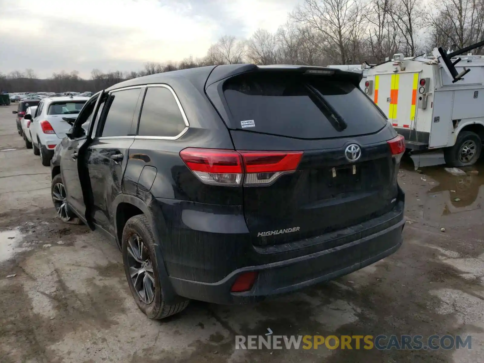 3 Фотография поврежденного автомобиля 5TDBZRFH0KS728465 TOYOTA HIGHLANDER 2019