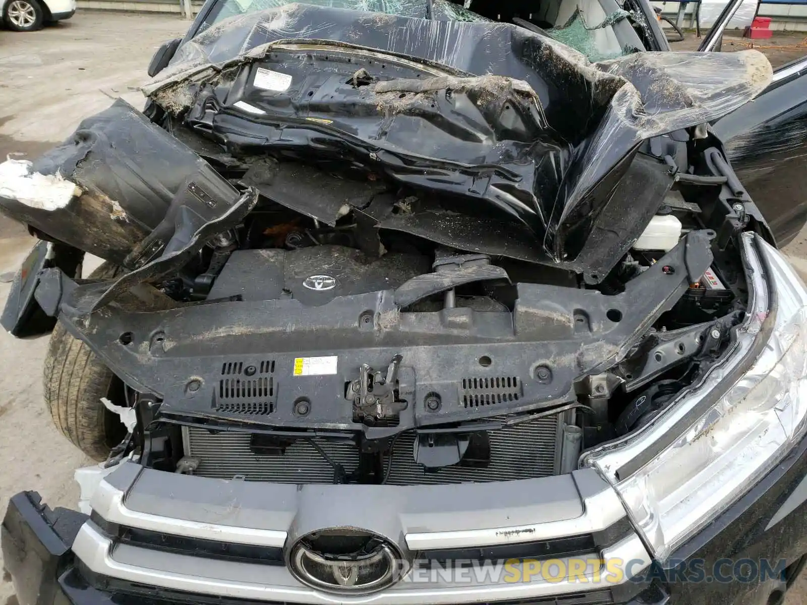 7 Photograph of a damaged car 5TDBZRFH0KS728465 TOYOTA HIGHLANDER 2019