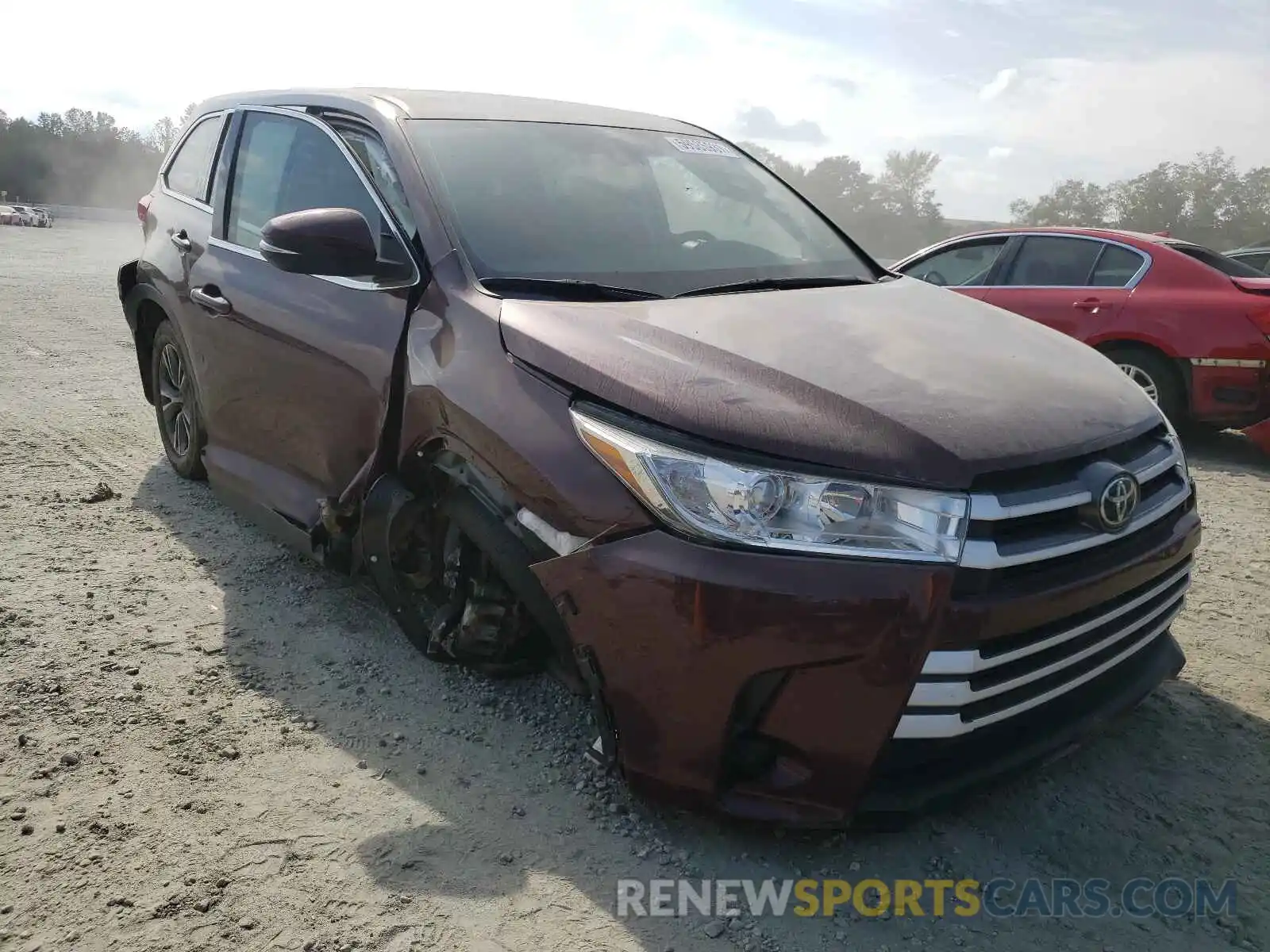 1 Photograph of a damaged car 5TDBZRFH0KS733908 TOYOTA HIGHLANDER 2019