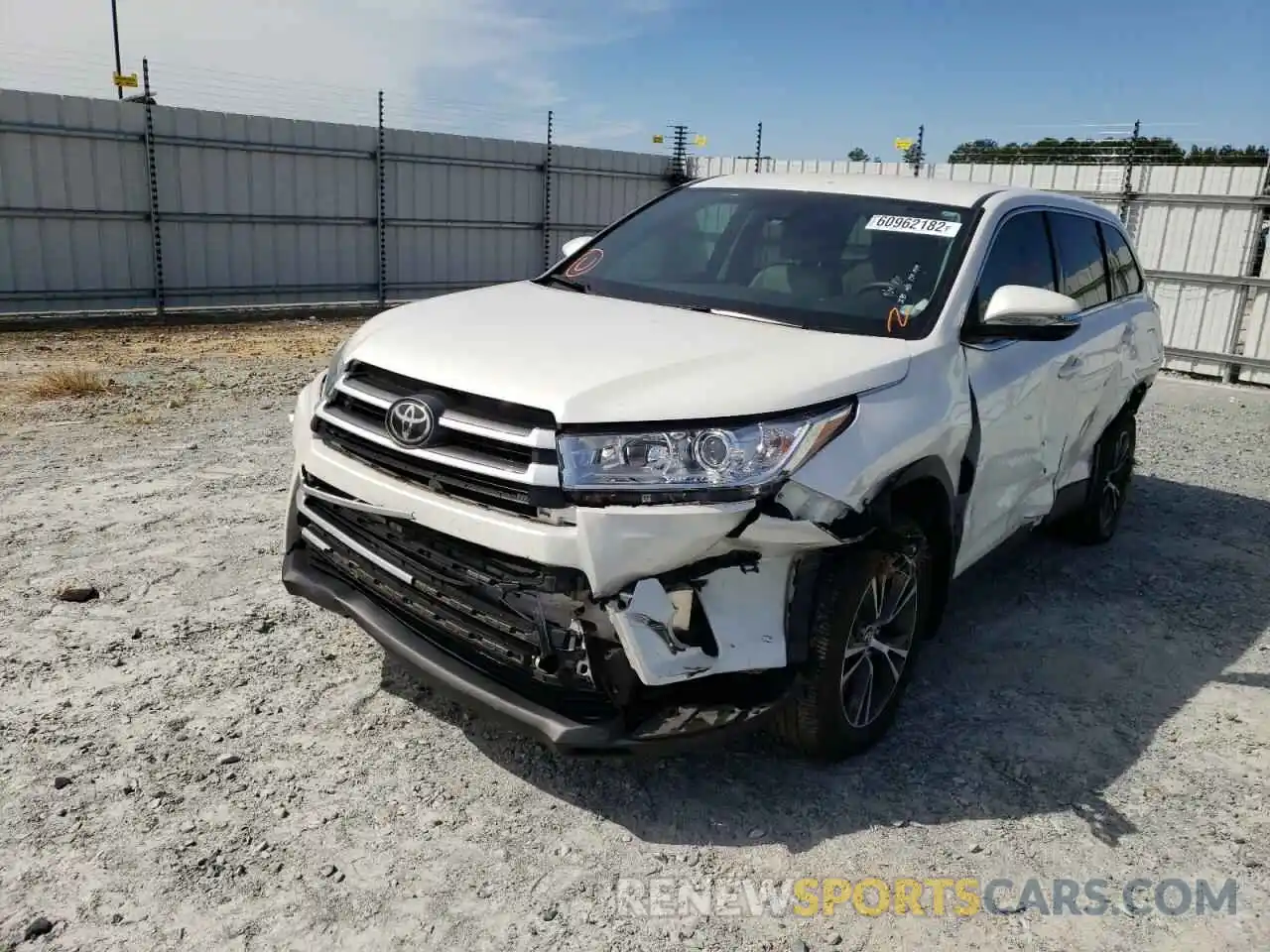 2 Photograph of a damaged car 5TDBZRFH0KS738154 TOYOTA HIGHLANDER 2019