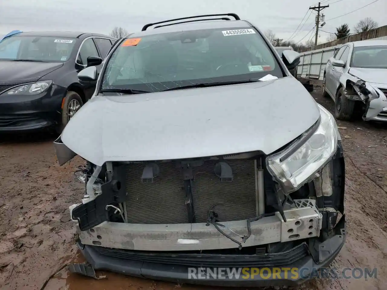 5 Photograph of a damaged car 5TDBZRFH0KS922803 TOYOTA HIGHLANDER 2019