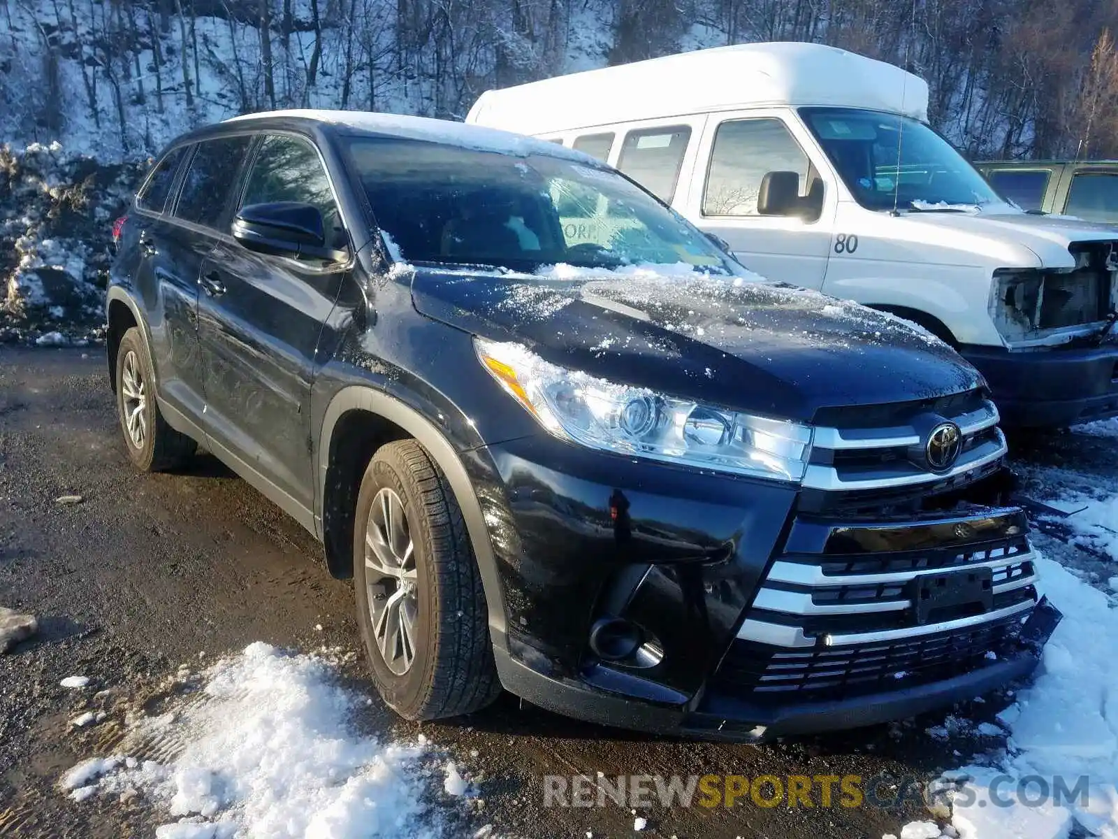 1 Photograph of a damaged car 5TDBZRFH0KS923479 TOYOTA HIGHLANDER 2019