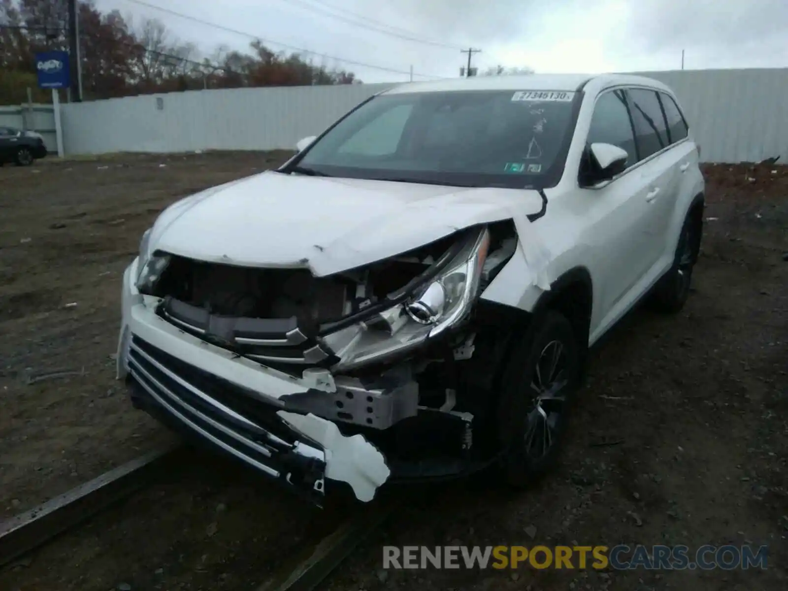 2 Photograph of a damaged car 5TDBZRFH0KS924390 TOYOTA HIGHLANDER 2019