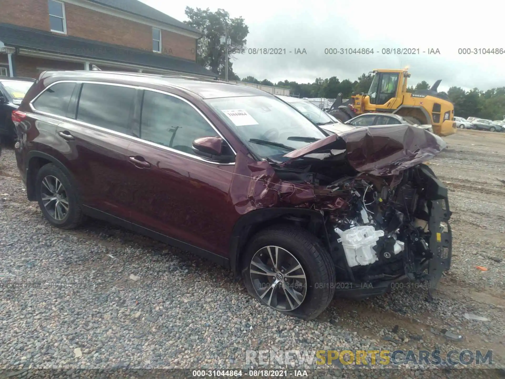 1 Photograph of a damaged car 5TDBZRFH0KS937723 TOYOTA HIGHLANDER 2019