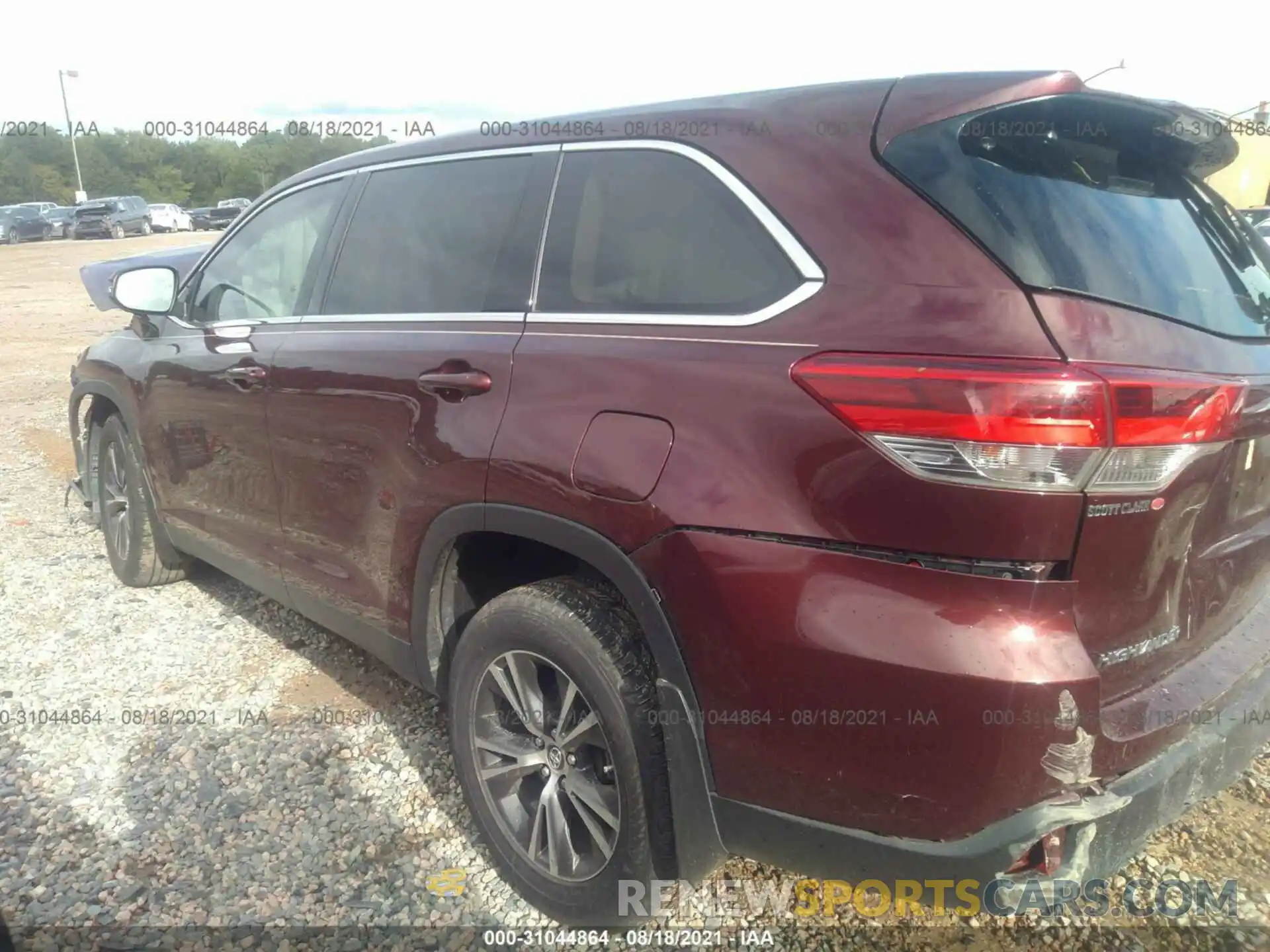 3 Photograph of a damaged car 5TDBZRFH0KS937723 TOYOTA HIGHLANDER 2019