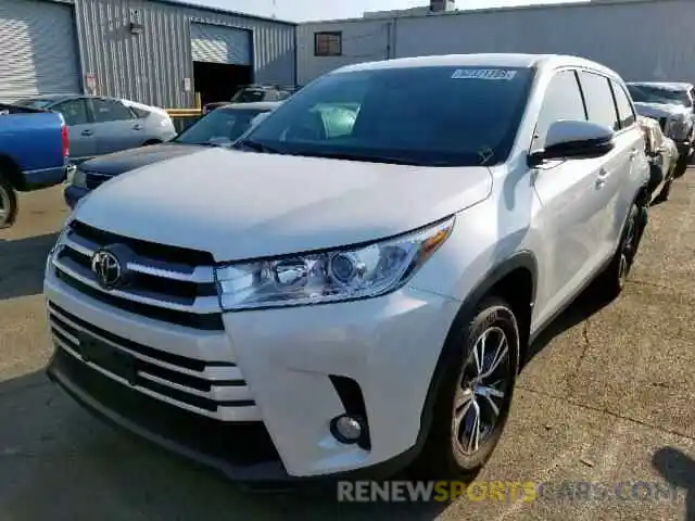 2 Photograph of a damaged car 5TDBZRFH0KS943540 TOYOTA HIGHLANDER 2019