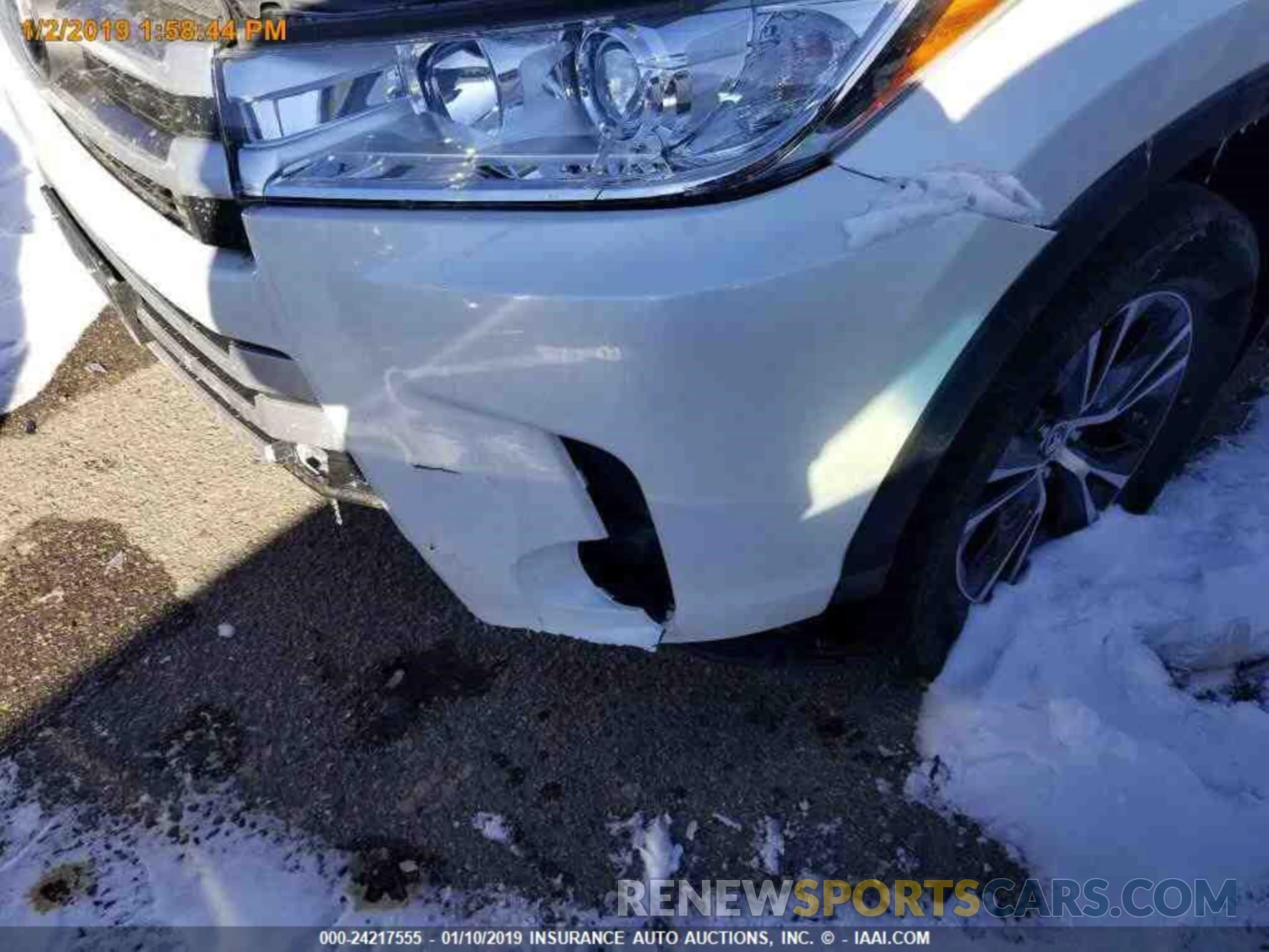 13 Photograph of a damaged car 5TDBZRFH0KS945305 TOYOTA HIGHLANDER 2019