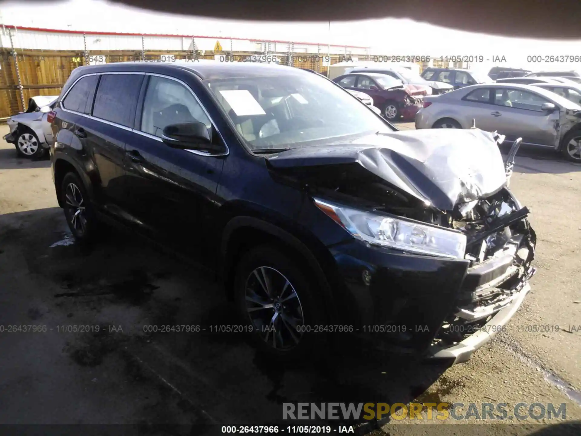 1 Photograph of a damaged car 5TDBZRFH0KS946177 TOYOTA HIGHLANDER 2019