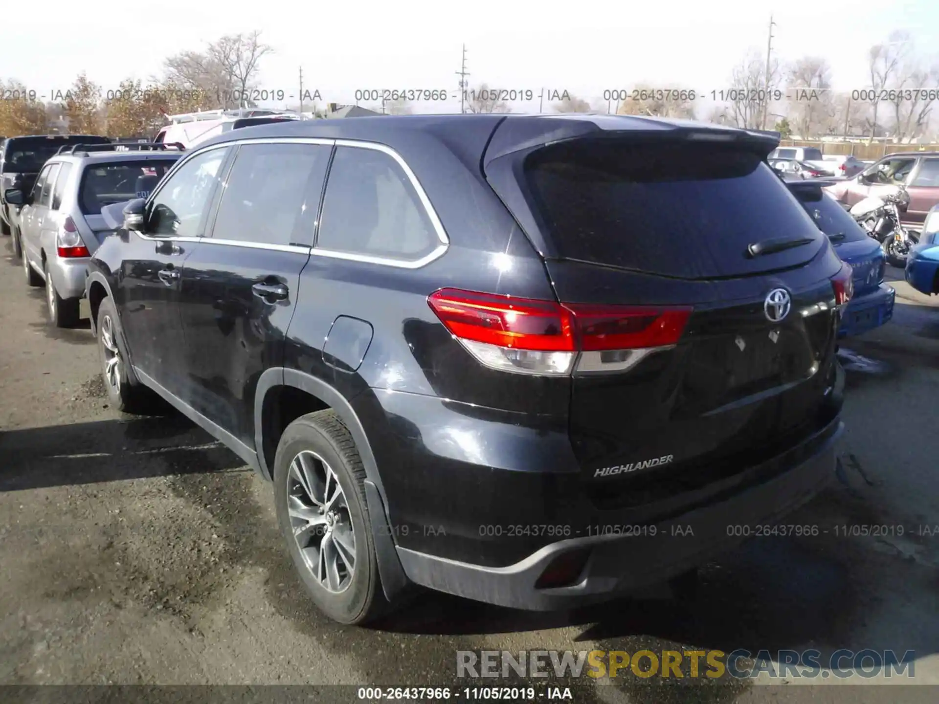 3 Photograph of a damaged car 5TDBZRFH0KS946177 TOYOTA HIGHLANDER 2019