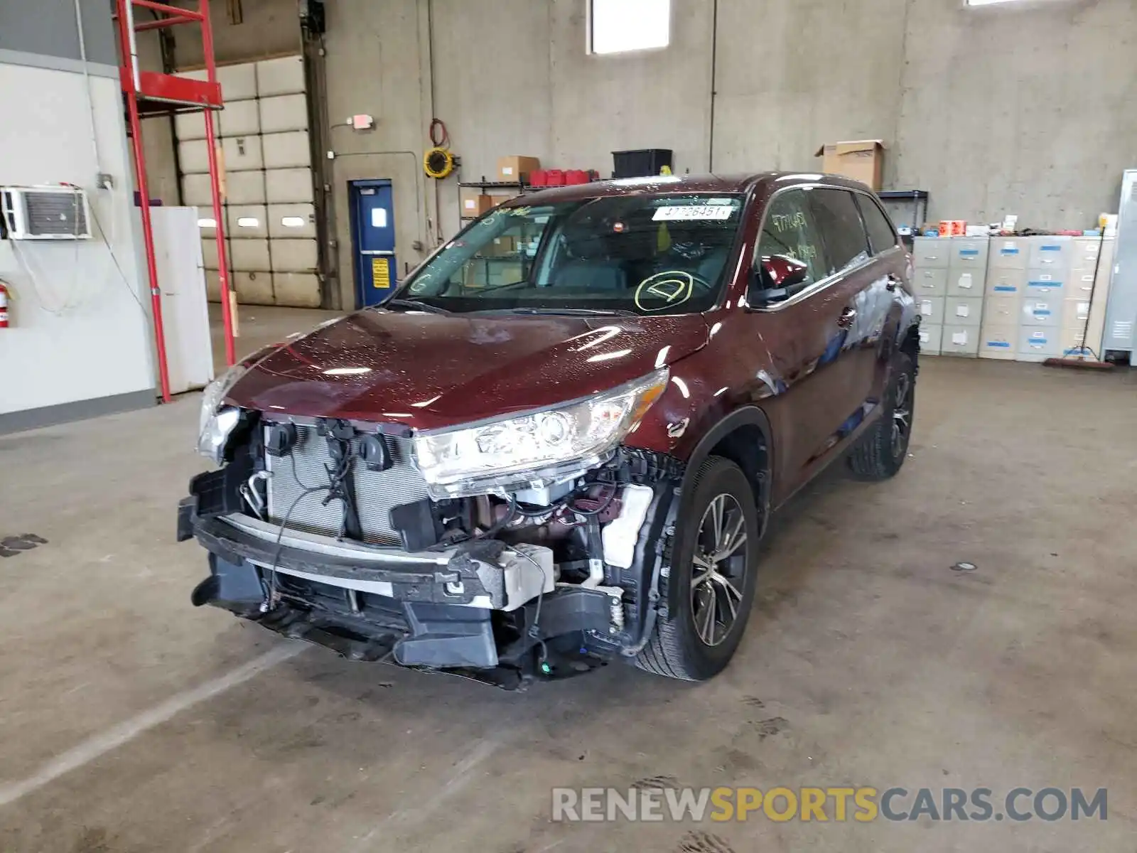 2 Photograph of a damaged car 5TDBZRFH0KS948141 TOYOTA HIGHLANDER 2019