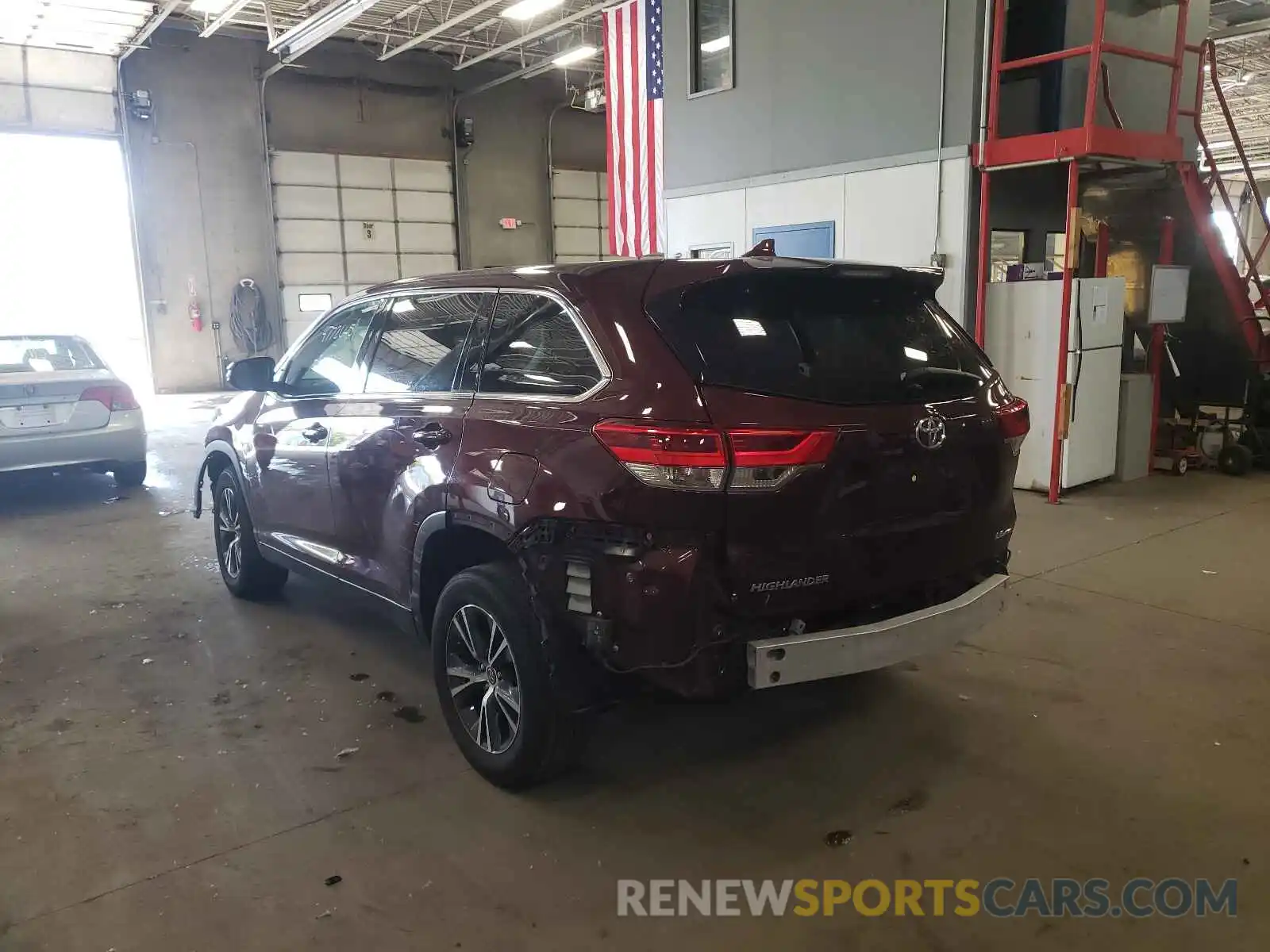 3 Photograph of a damaged car 5TDBZRFH0KS948141 TOYOTA HIGHLANDER 2019