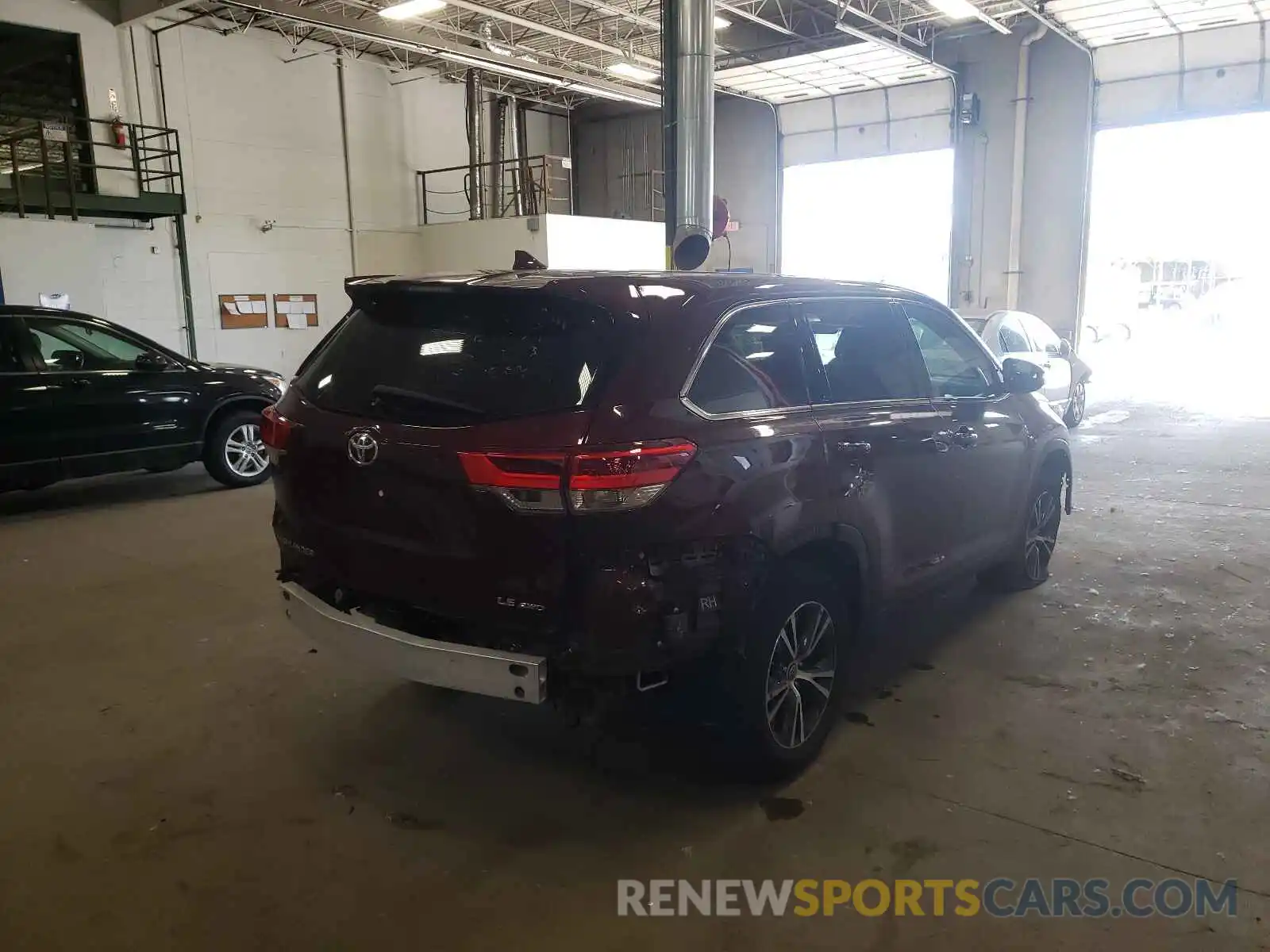 4 Фотография поврежденного автомобиля 5TDBZRFH0KS948141 TOYOTA HIGHLANDER 2019