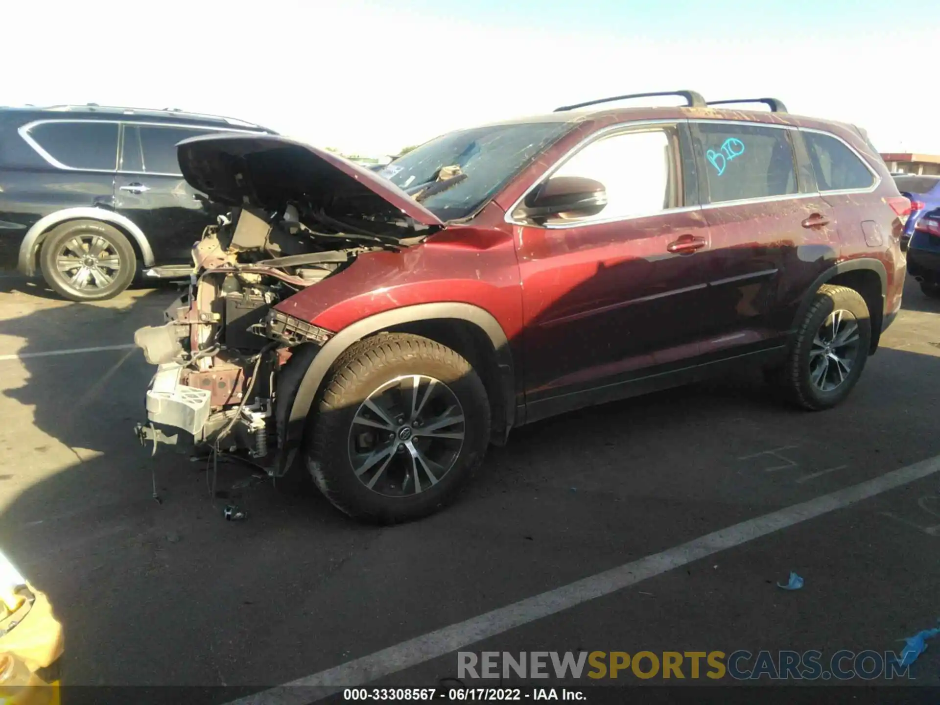 2 Photograph of a damaged car 5TDBZRFH0KS950553 TOYOTA HIGHLANDER 2019