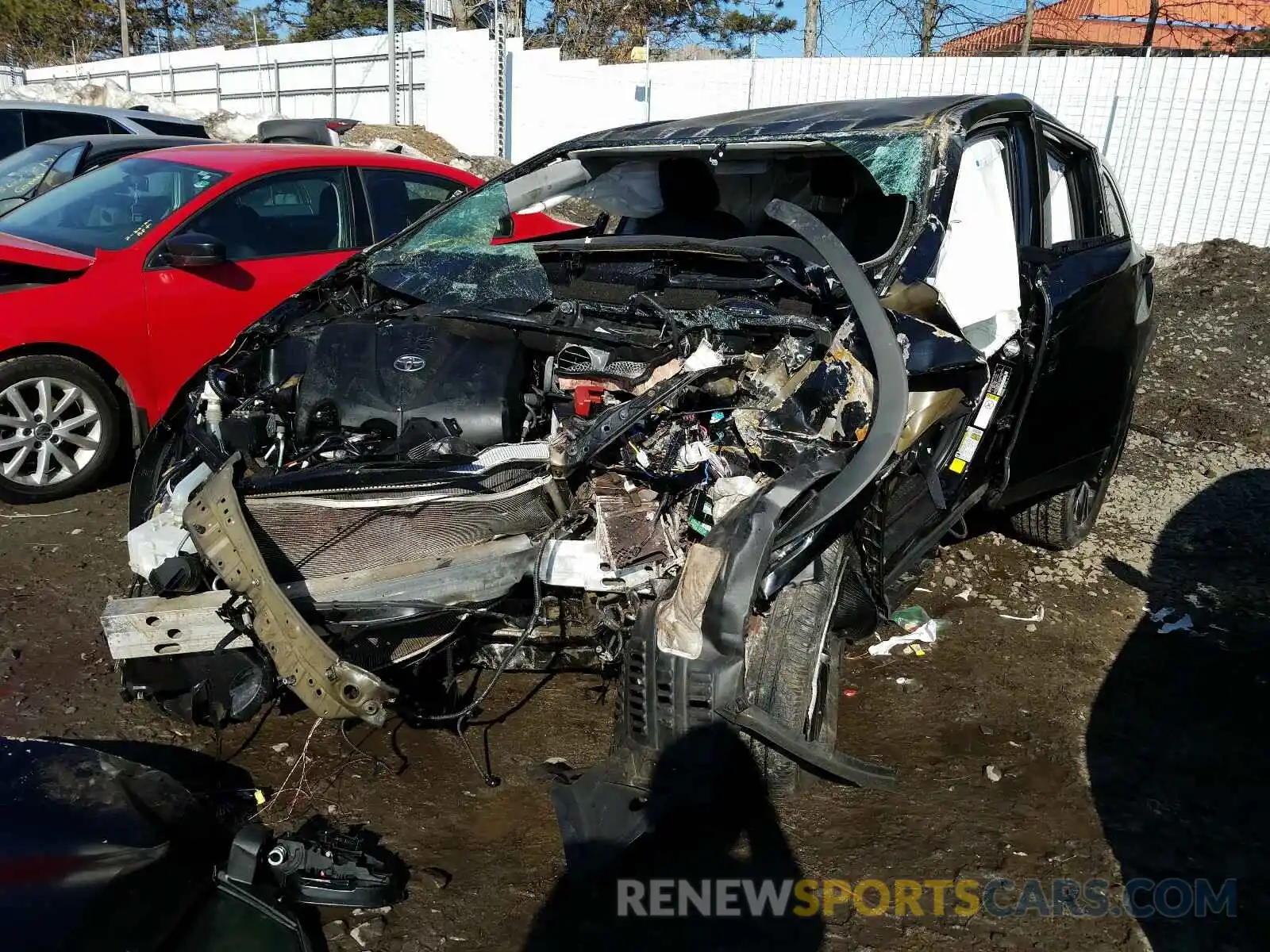 2 Photograph of a damaged car 5TDBZRFH0KS951573 TOYOTA HIGHLANDER 2019