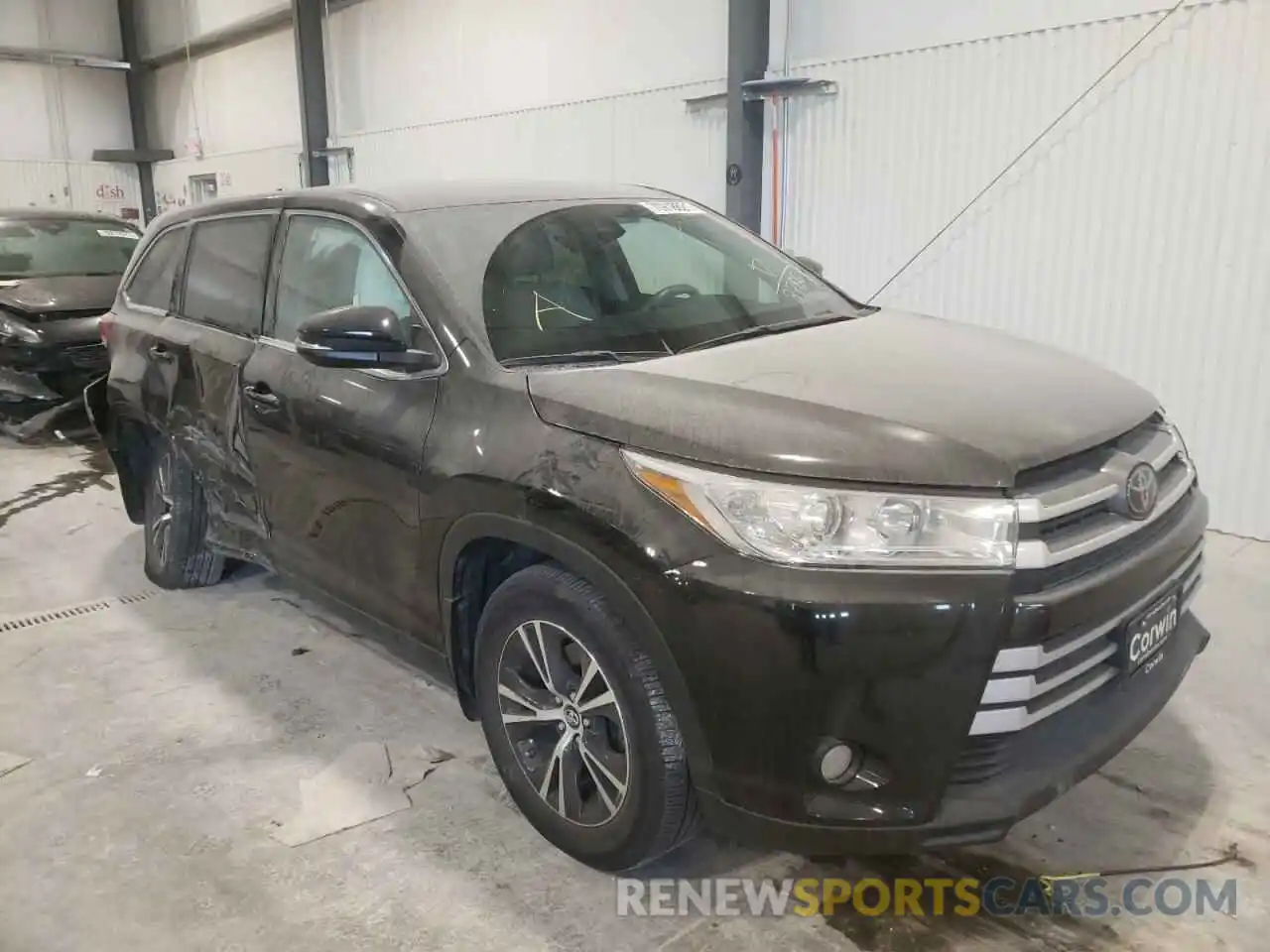 1 Photograph of a damaged car 5TDBZRFH0KS952786 TOYOTA HIGHLANDER 2019