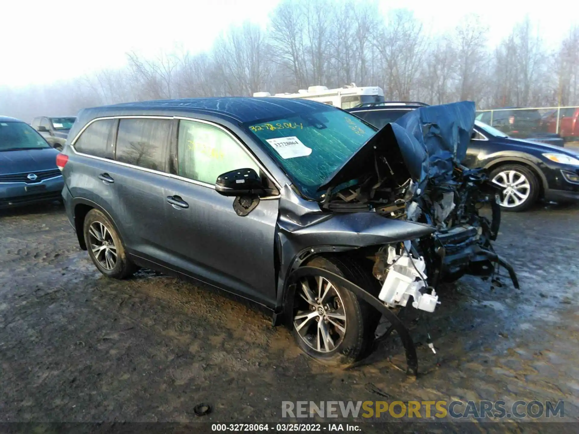 1 Photograph of a damaged car 5TDBZRFH0KS956997 TOYOTA HIGHLANDER 2019