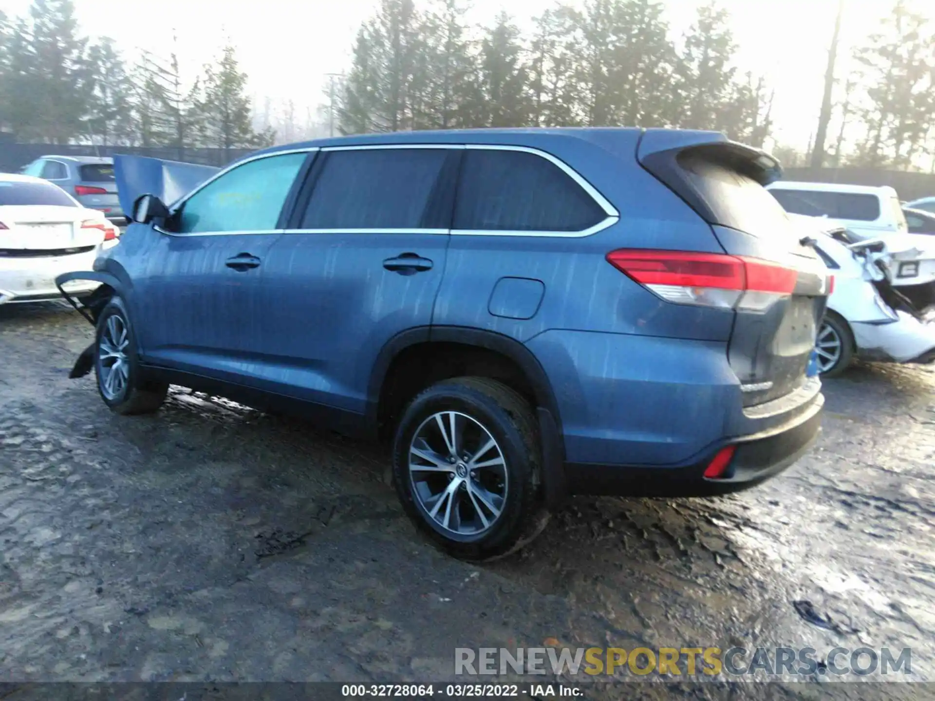 3 Фотография поврежденного автомобиля 5TDBZRFH0KS956997 TOYOTA HIGHLANDER 2019