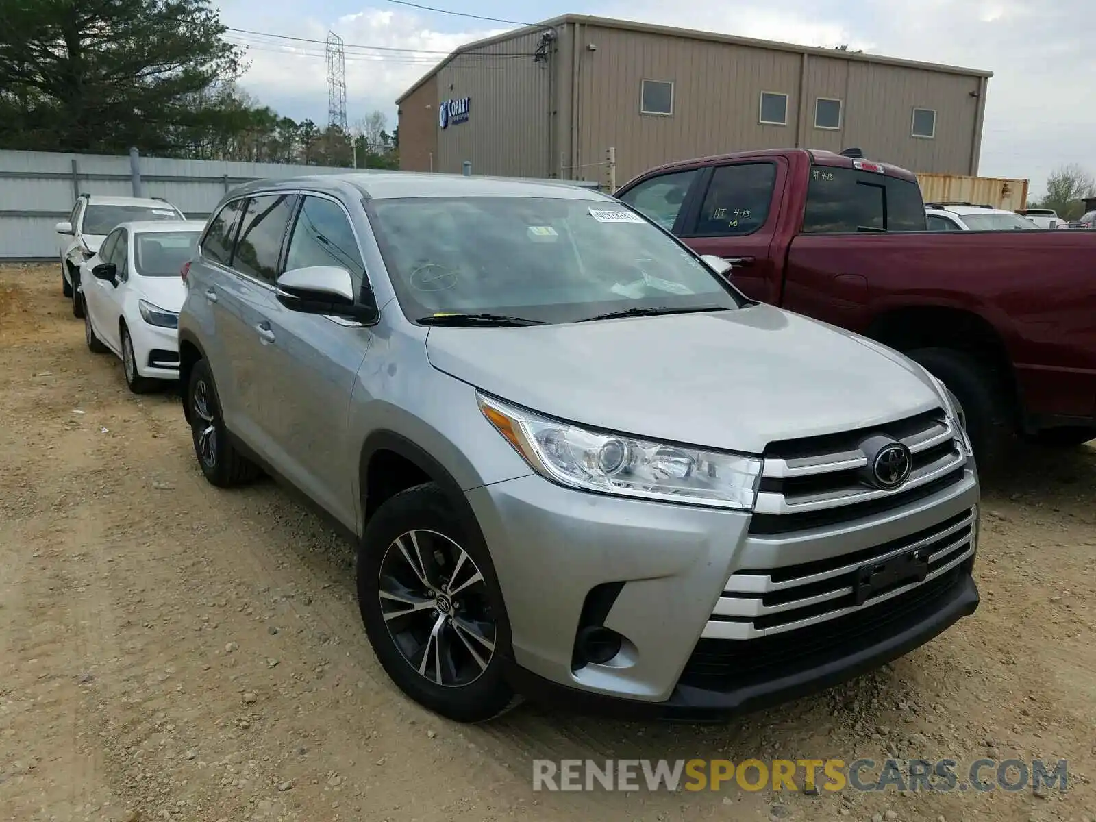 1 Photograph of a damaged car 5TDBZRFH0KS963030 TOYOTA HIGHLANDER 2019