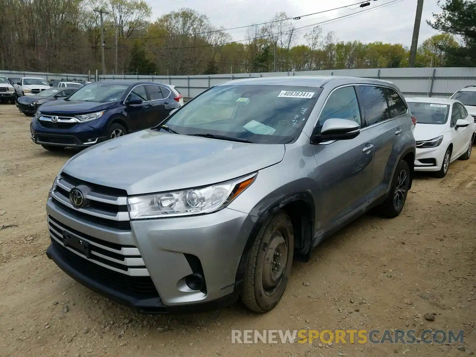 2 Photograph of a damaged car 5TDBZRFH0KS963030 TOYOTA HIGHLANDER 2019