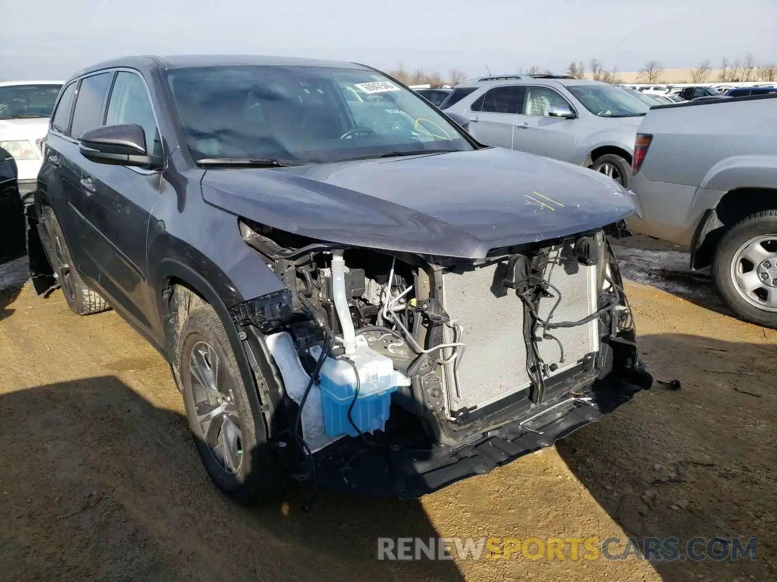 1 Photograph of a damaged car 5TDBZRFH0KS969992 TOYOTA HIGHLANDER 2019