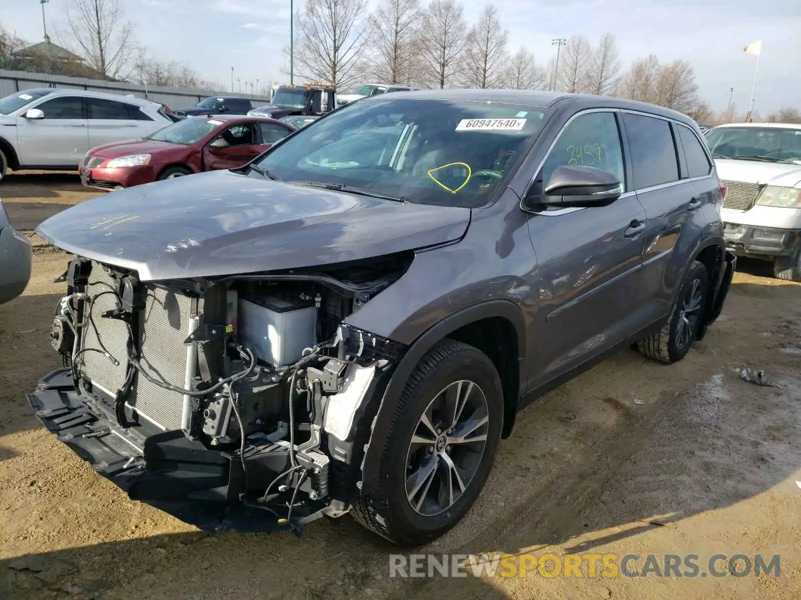 2 Photograph of a damaged car 5TDBZRFH0KS969992 TOYOTA HIGHLANDER 2019