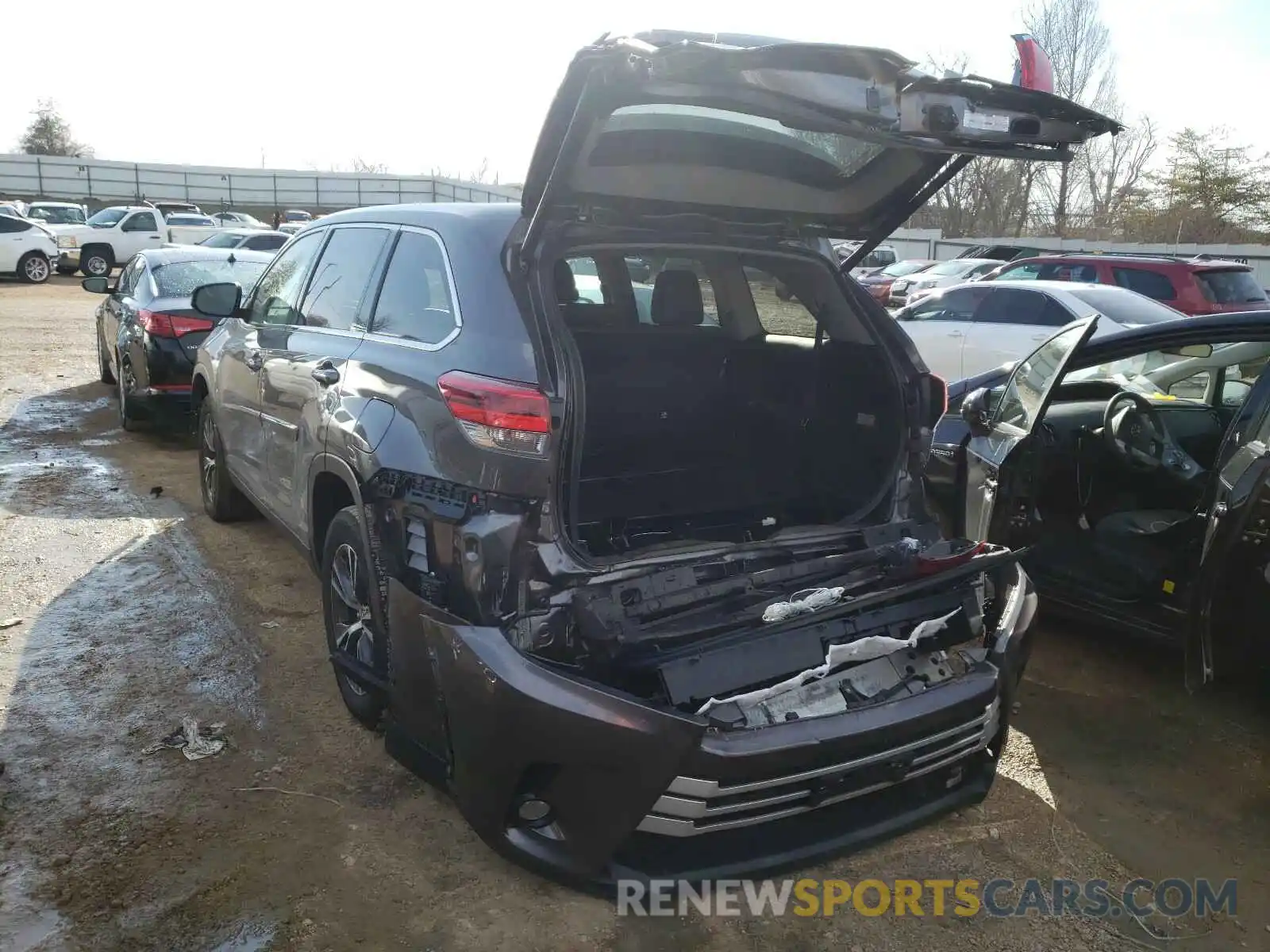 3 Фотография поврежденного автомобиля 5TDBZRFH0KS969992 TOYOTA HIGHLANDER 2019