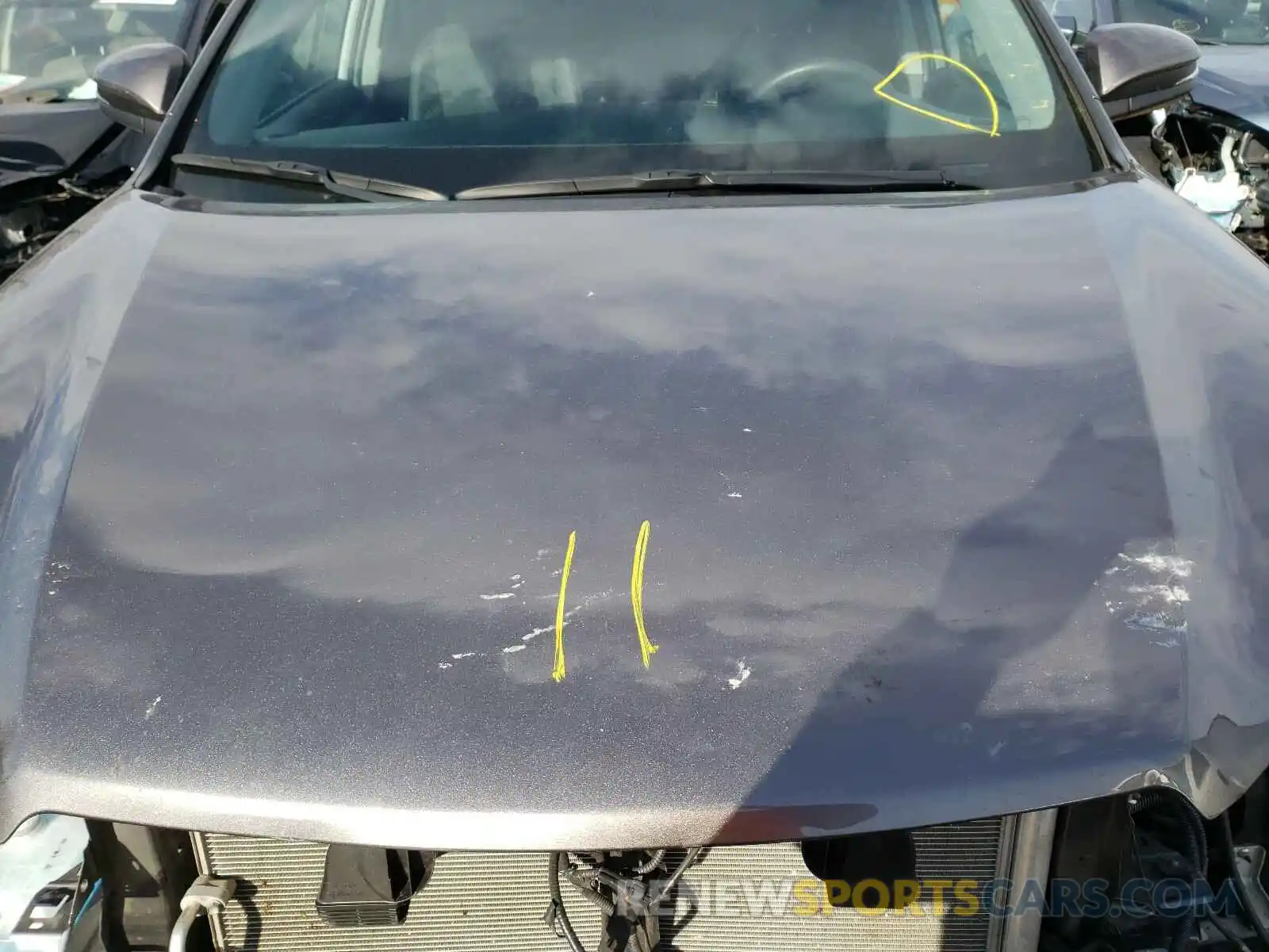 7 Photograph of a damaged car 5TDBZRFH0KS969992 TOYOTA HIGHLANDER 2019