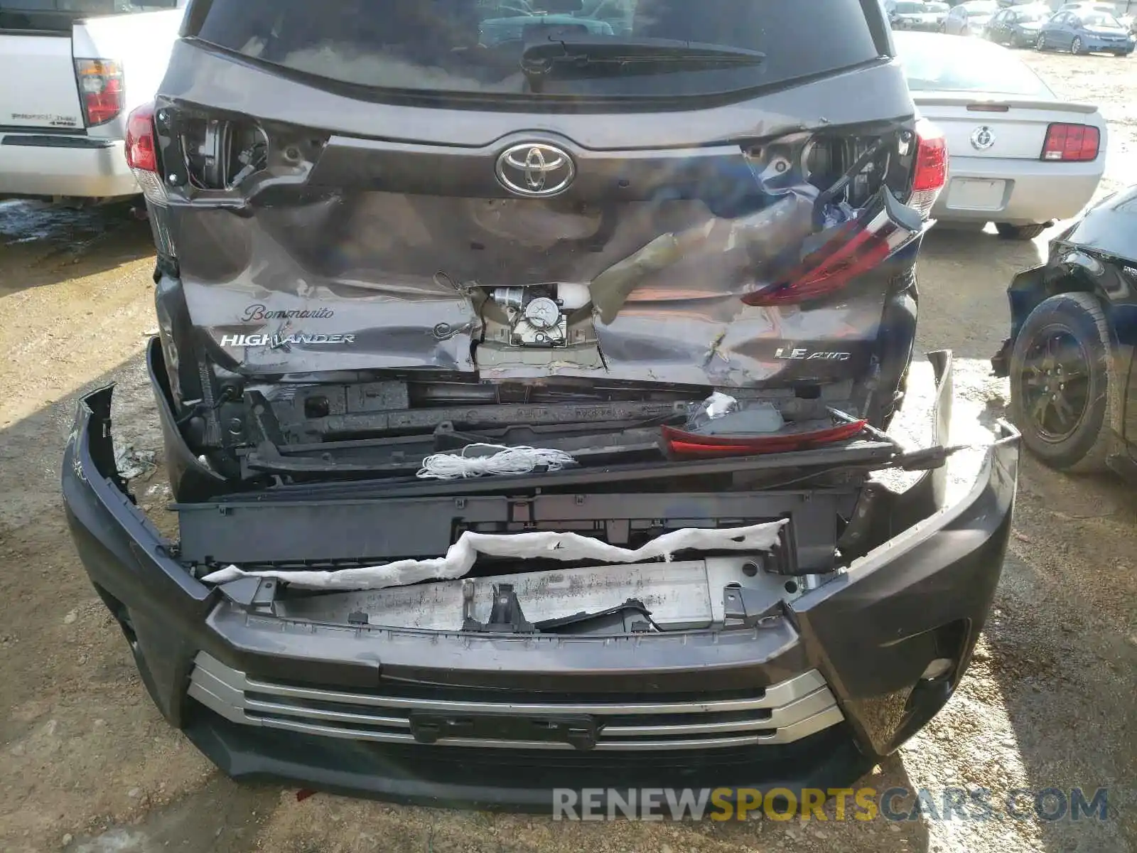 9 Photograph of a damaged car 5TDBZRFH0KS969992 TOYOTA HIGHLANDER 2019