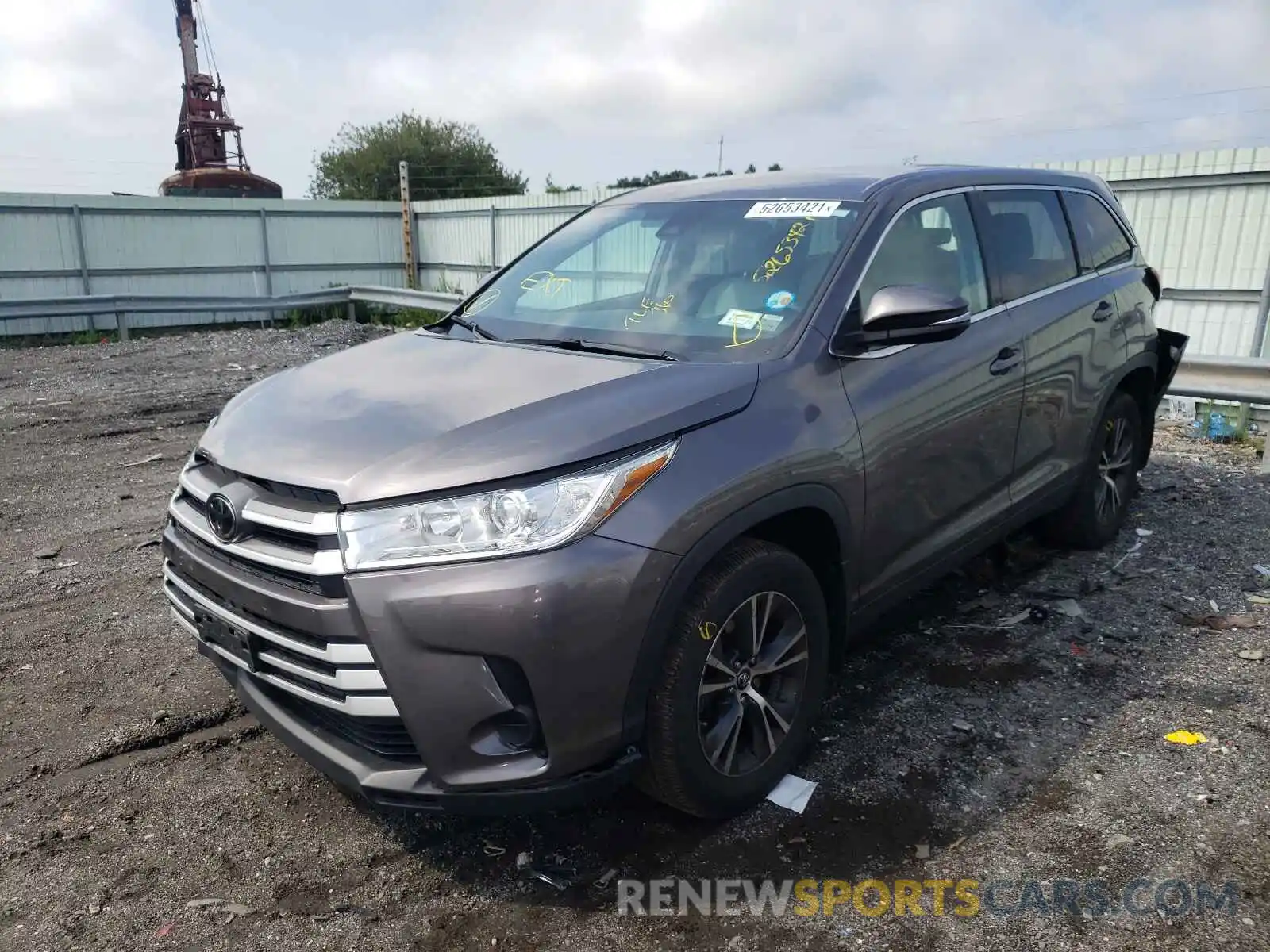 2 Photograph of a damaged car 5TDBZRFH0KS972648 TOYOTA HIGHLANDER 2019