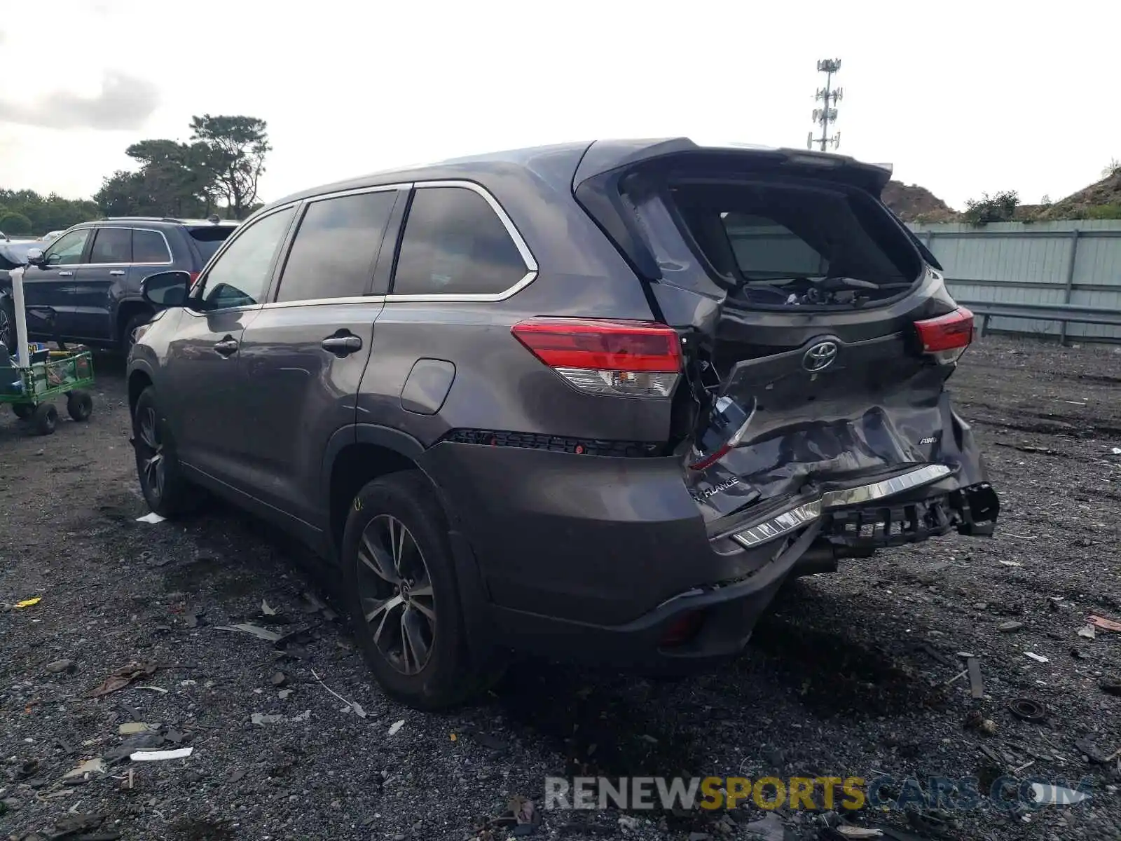 3 Photograph of a damaged car 5TDBZRFH0KS972648 TOYOTA HIGHLANDER 2019