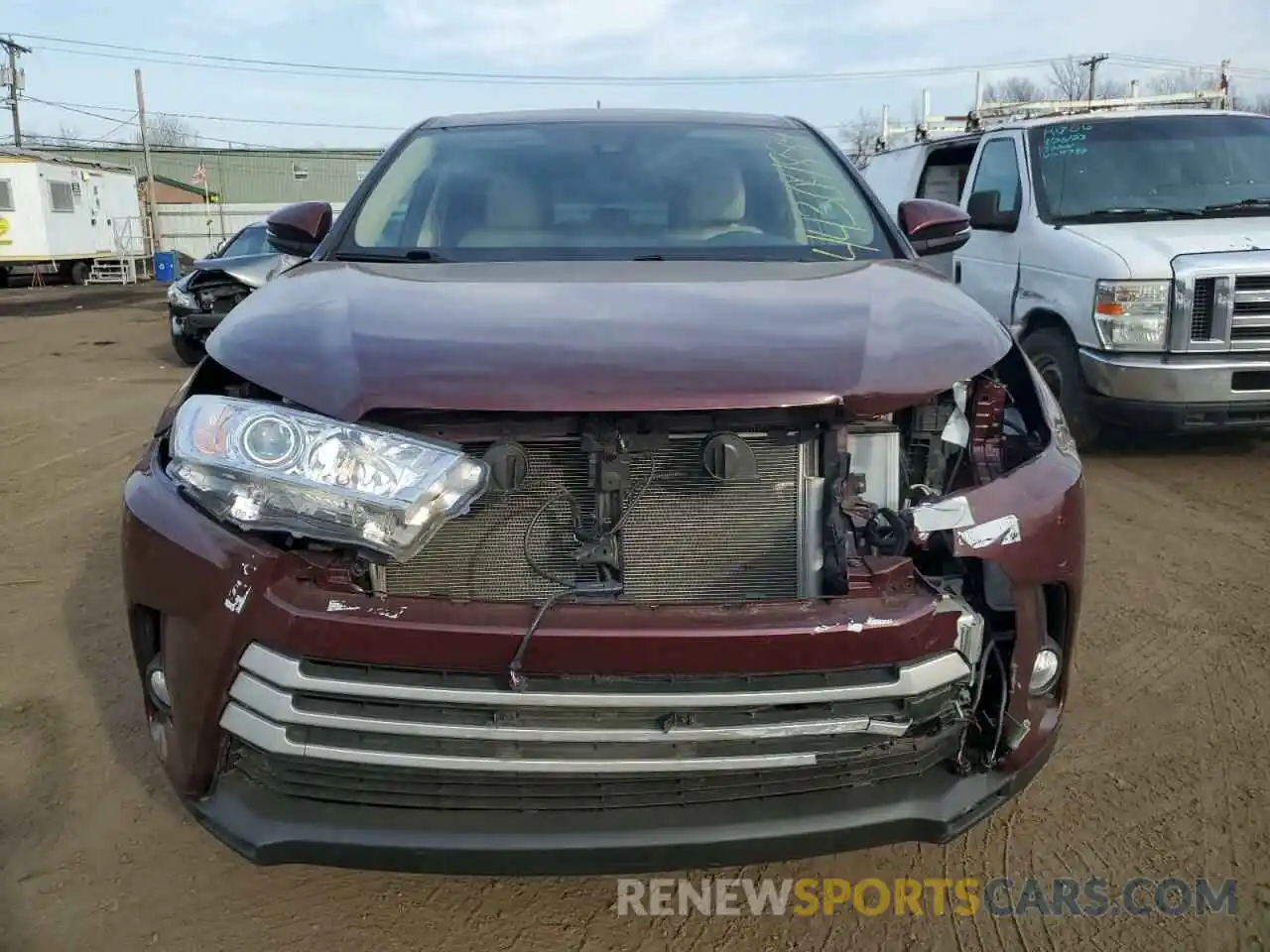 5 Photograph of a damaged car 5TDBZRFH0KS974920 TOYOTA HIGHLANDER 2019