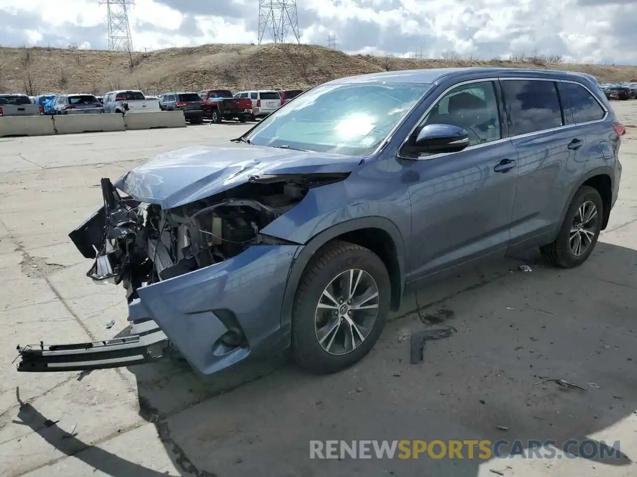 1 Photograph of a damaged car 5TDBZRFH0KS978594 TOYOTA HIGHLANDER 2019