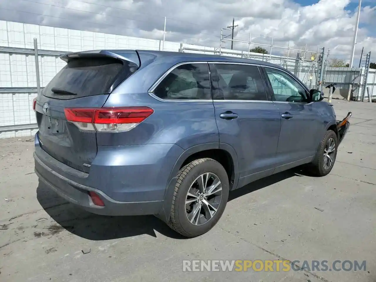 3 Фотография поврежденного автомобиля 5TDBZRFH0KS978594 TOYOTA HIGHLANDER 2019