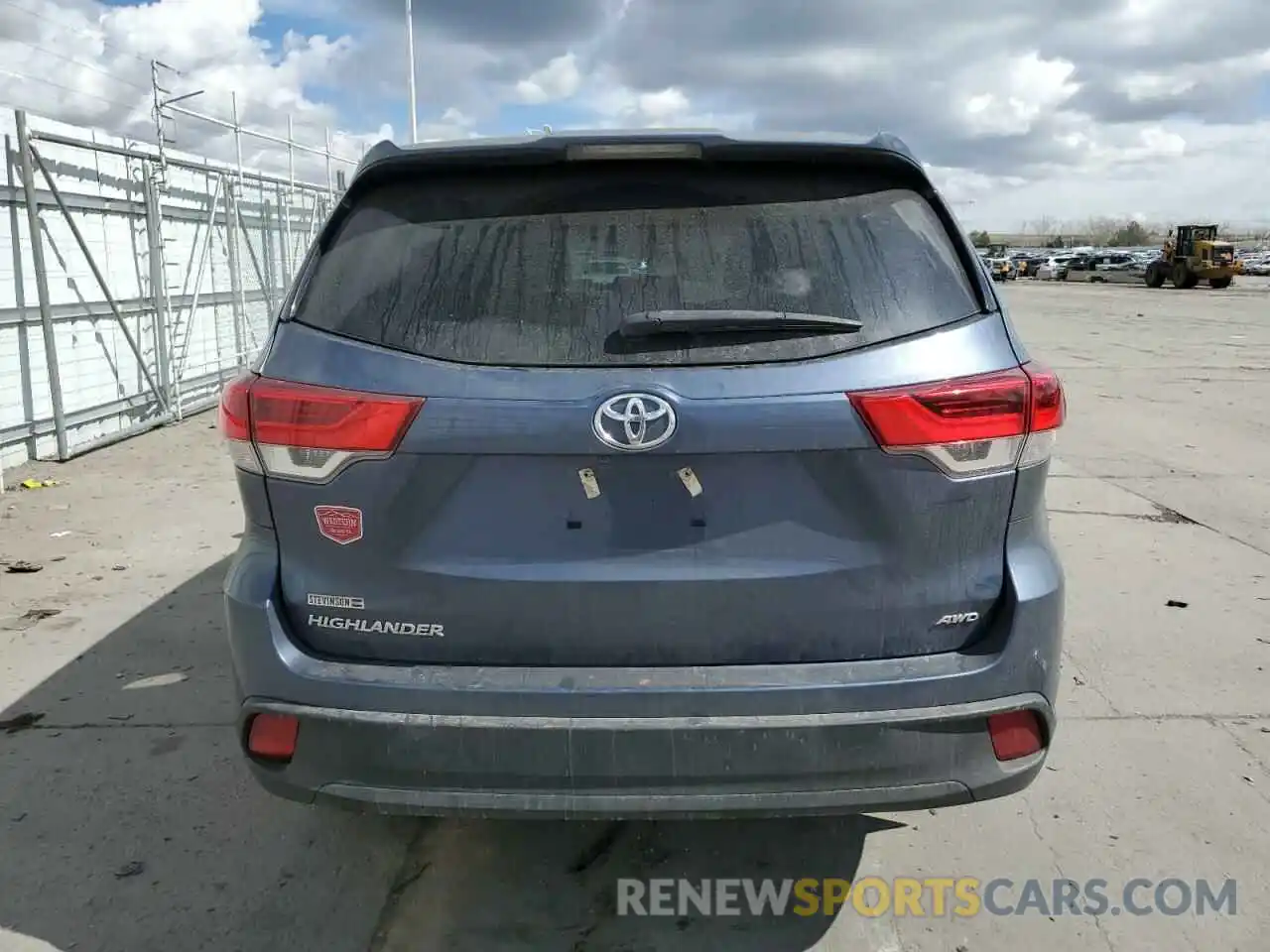 6 Photograph of a damaged car 5TDBZRFH0KS978594 TOYOTA HIGHLANDER 2019