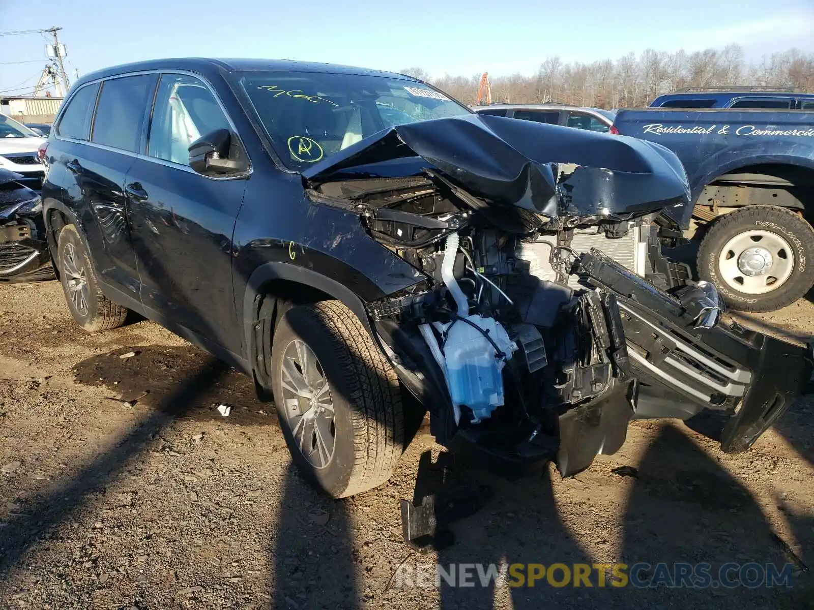 1 Photograph of a damaged car 5TDBZRFH0KS980846 TOYOTA HIGHLANDER 2019