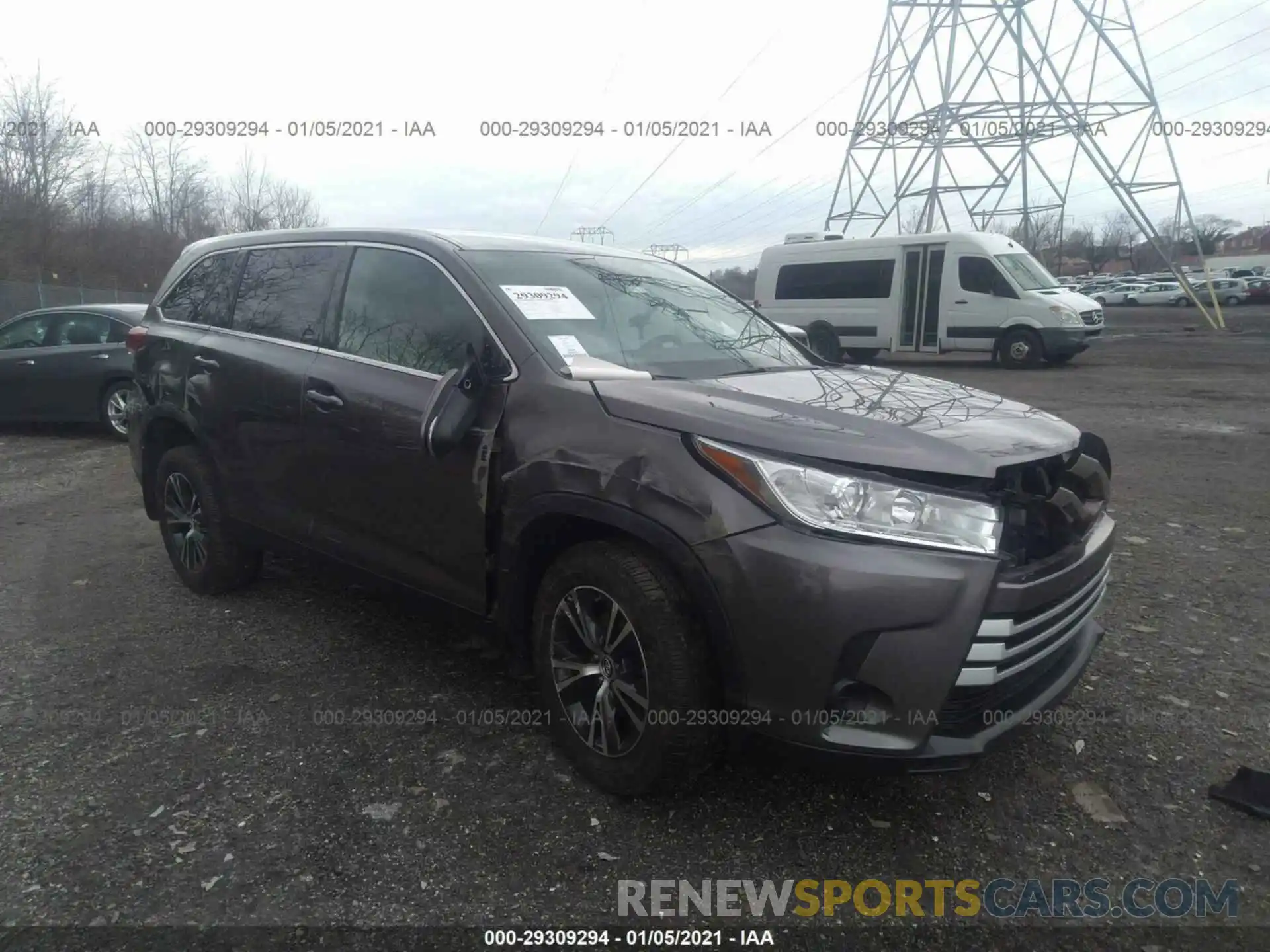 1 Photograph of a damaged car 5TDBZRFH0KS989577 TOYOTA HIGHLANDER 2019