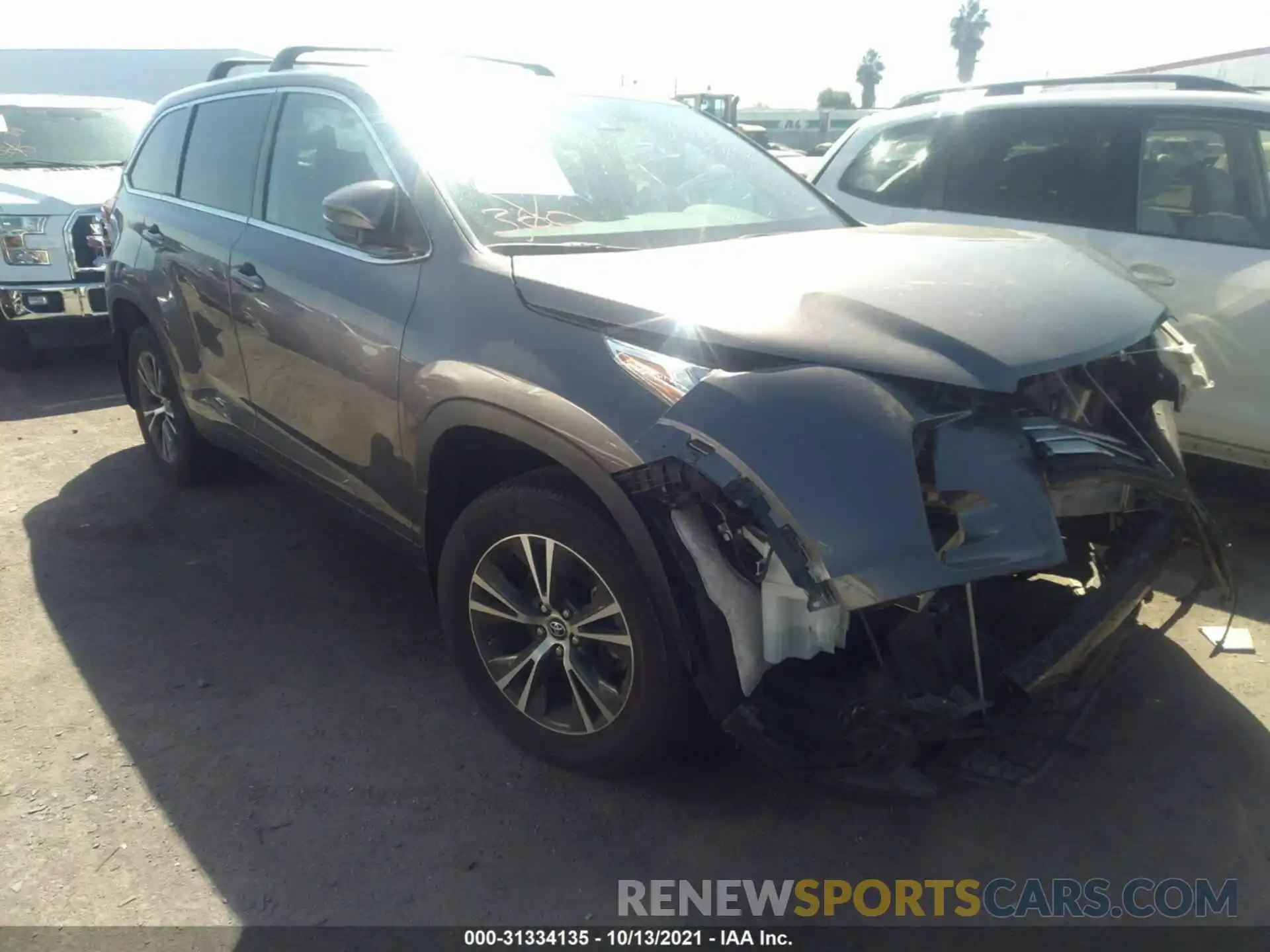 1 Photograph of a damaged car 5TDBZRFH0KS990373 TOYOTA HIGHLANDER 2019