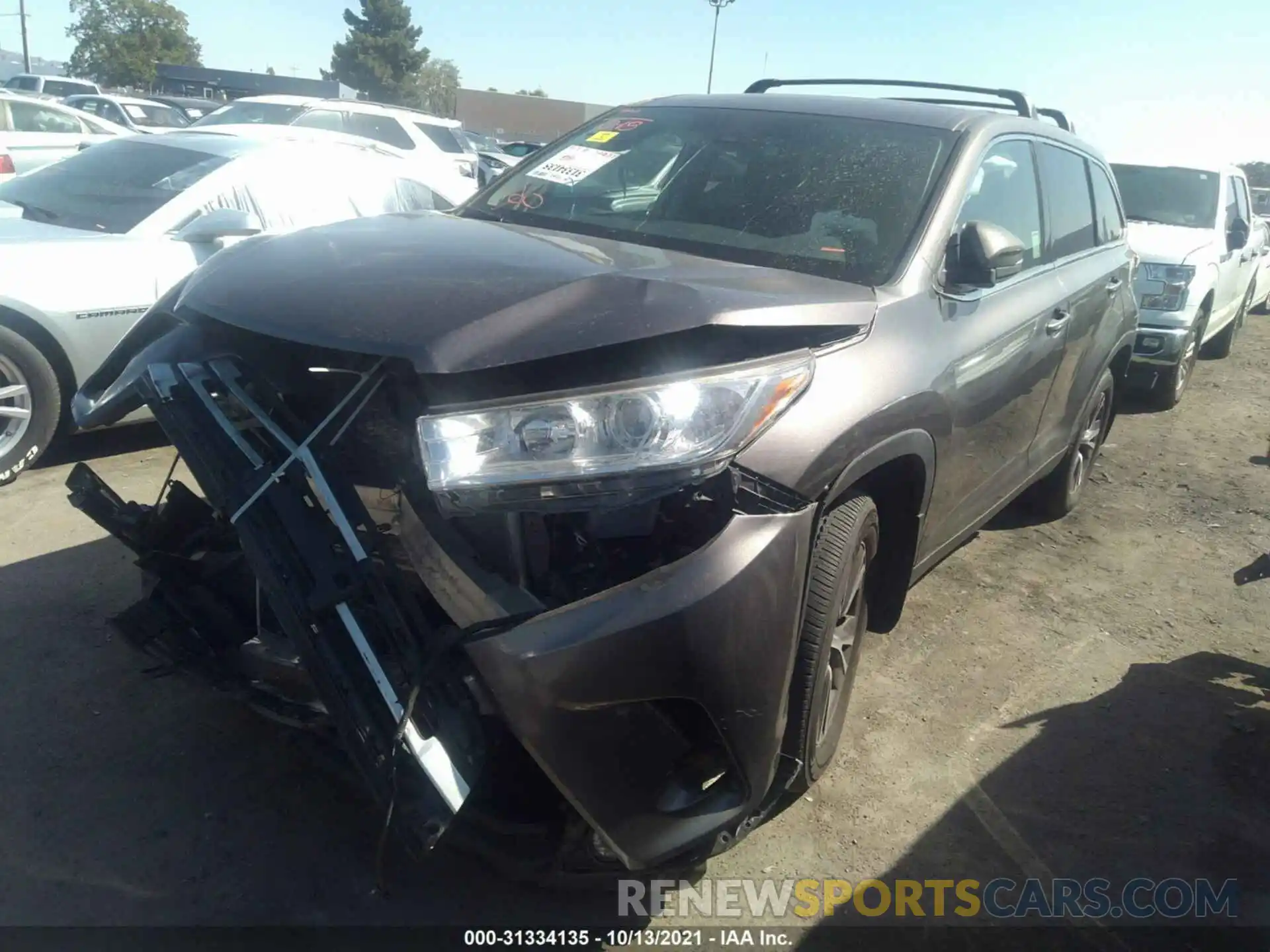 2 Photograph of a damaged car 5TDBZRFH0KS990373 TOYOTA HIGHLANDER 2019