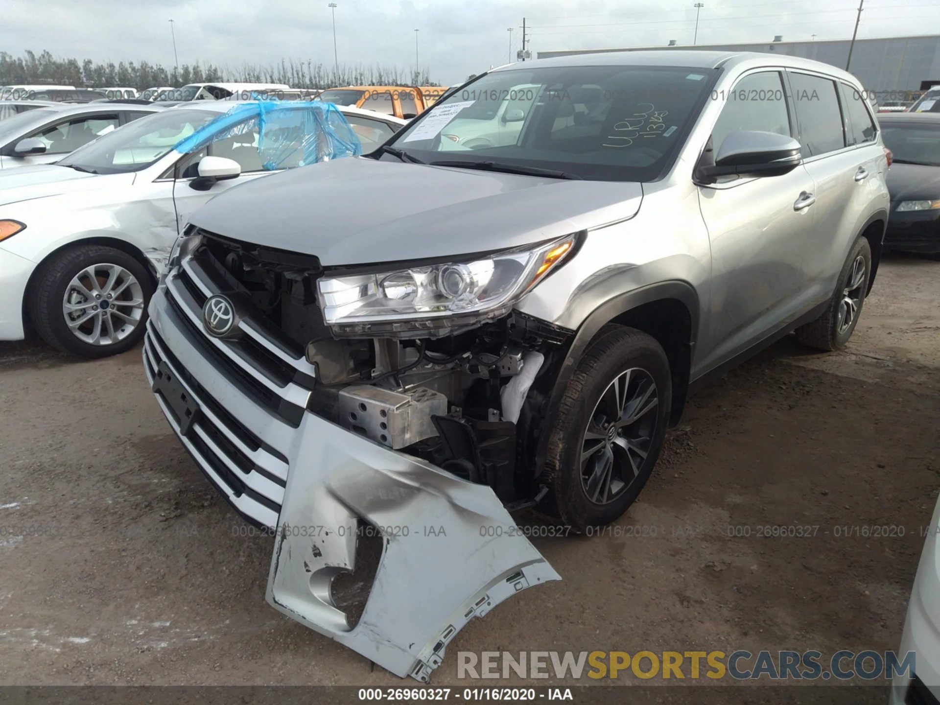 2 Photograph of a damaged car 5TDBZRFH0KS992382 TOYOTA HIGHLANDER 2019