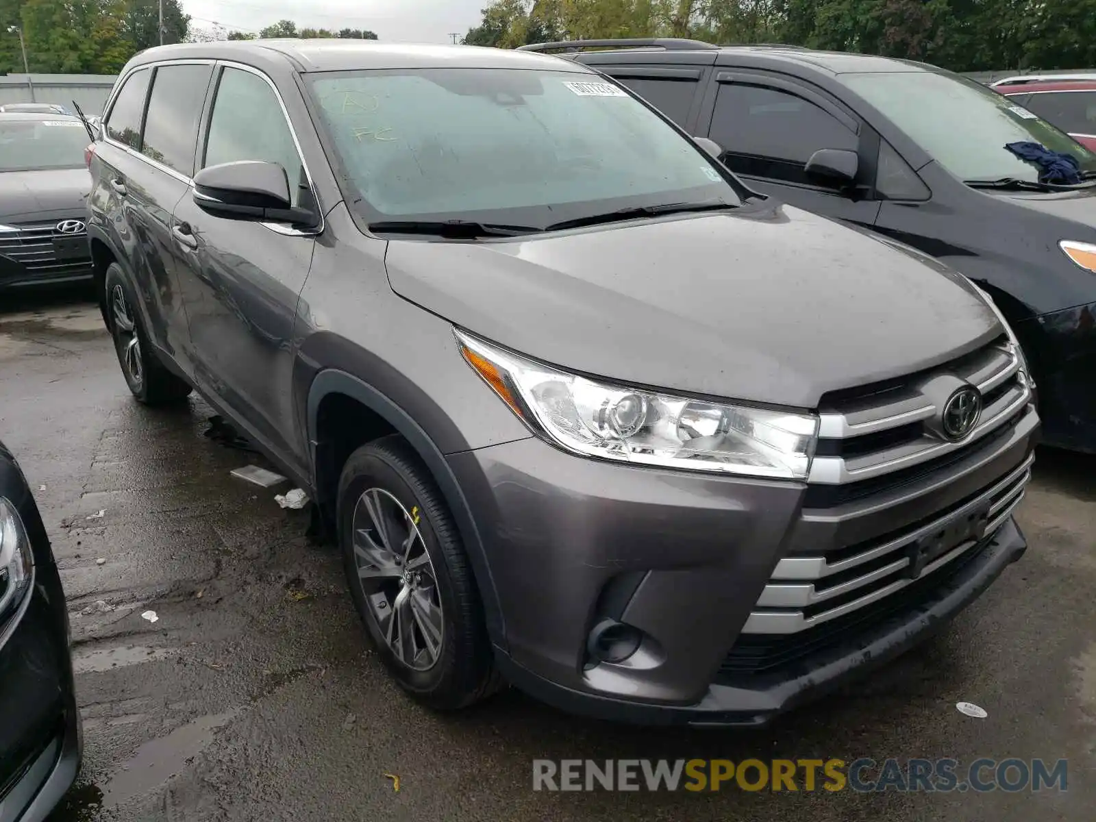 1 Photograph of a damaged car 5TDBZRFH0KS992477 TOYOTA HIGHLANDER 2019