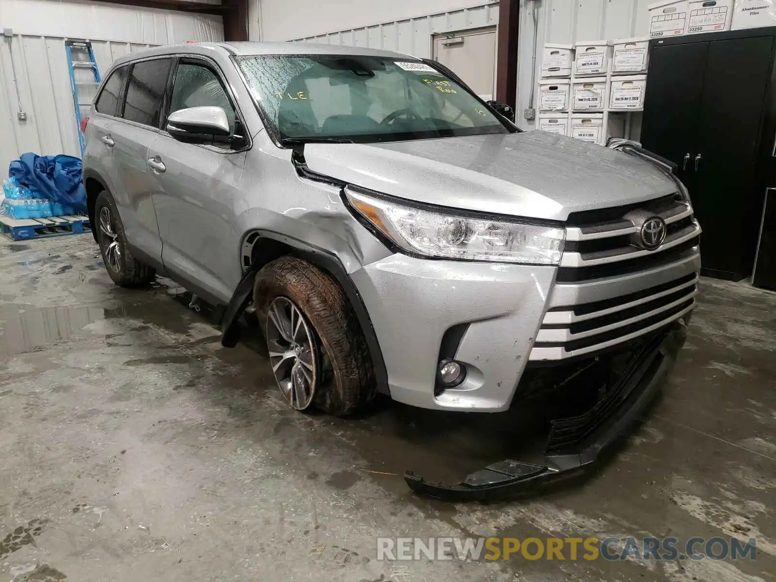 1 Photograph of a damaged car 5TDBZRFH0KS993967 TOYOTA HIGHLANDER 2019