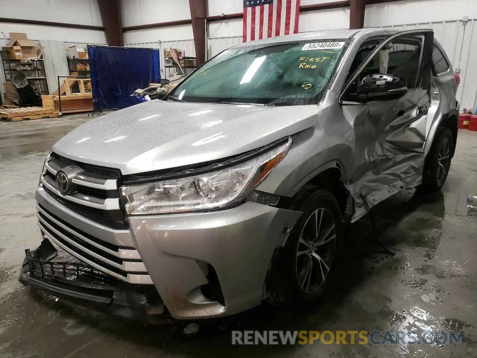 2 Photograph of a damaged car 5TDBZRFH0KS993967 TOYOTA HIGHLANDER 2019